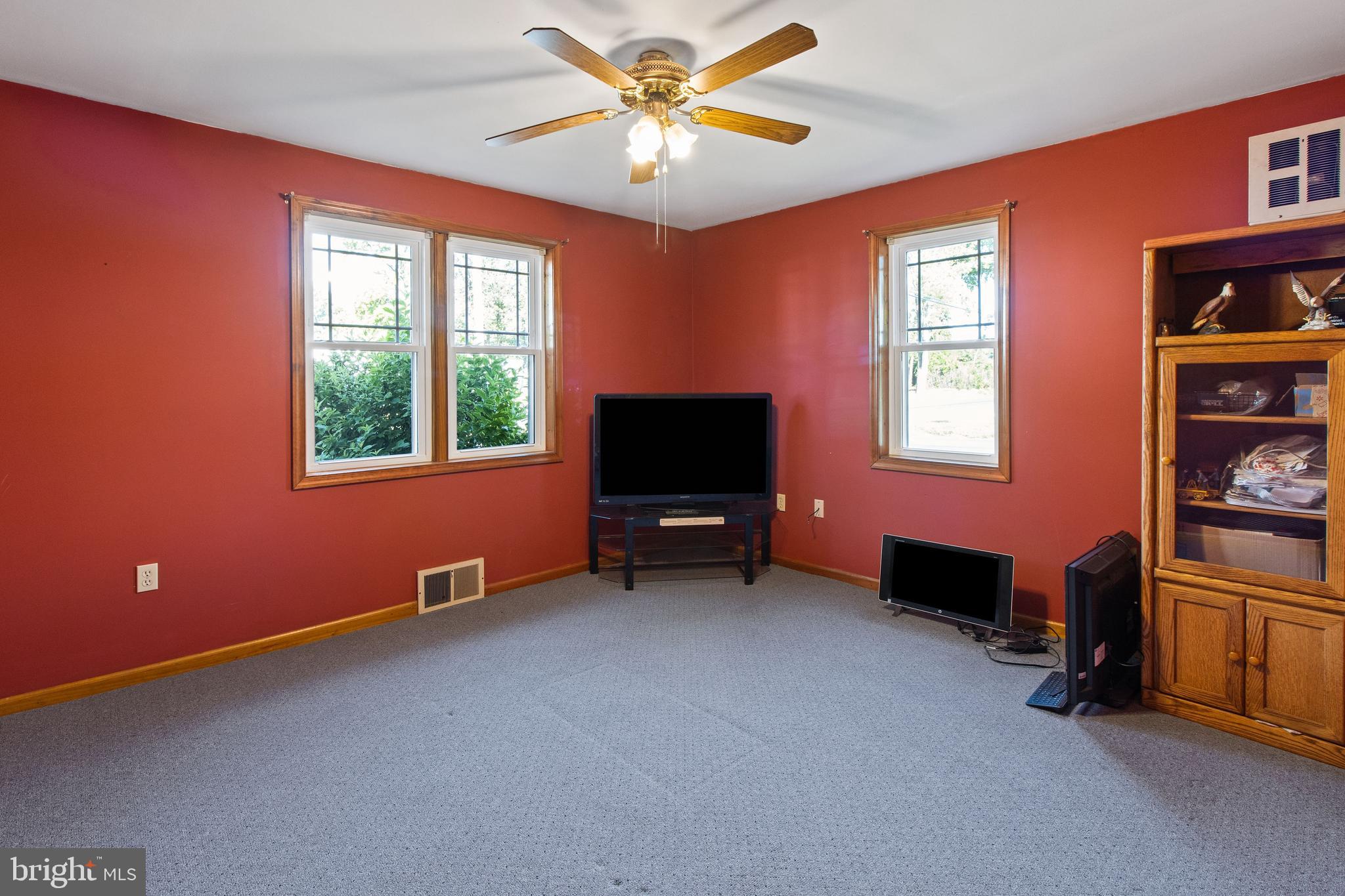 CORNWELLS MANOR - Residential