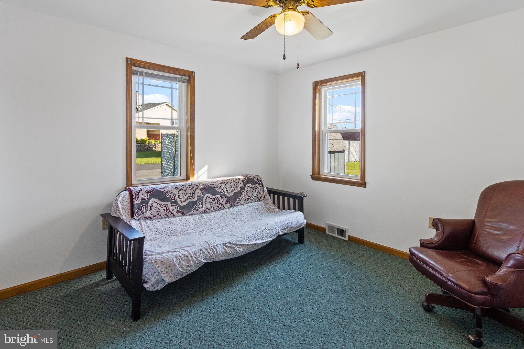 CORNWELLS MANOR - Residential