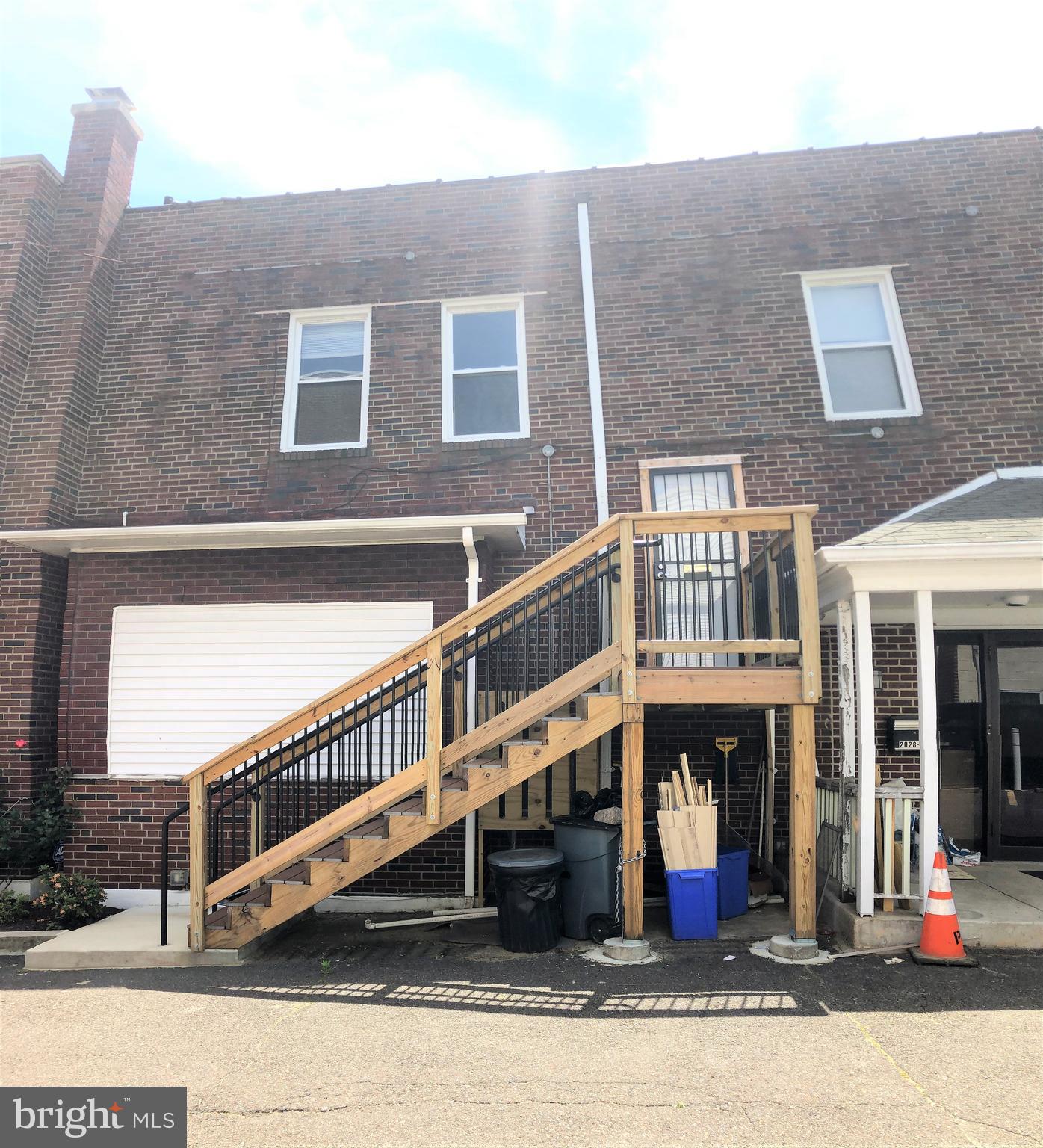 Located on the 2nd floor with a medical office on the 1st floor. Offers a private entrance. Space consists of 3 rooms, 1 full bathroom and kitchen with washer/dryer. Water and Electric included in rent.