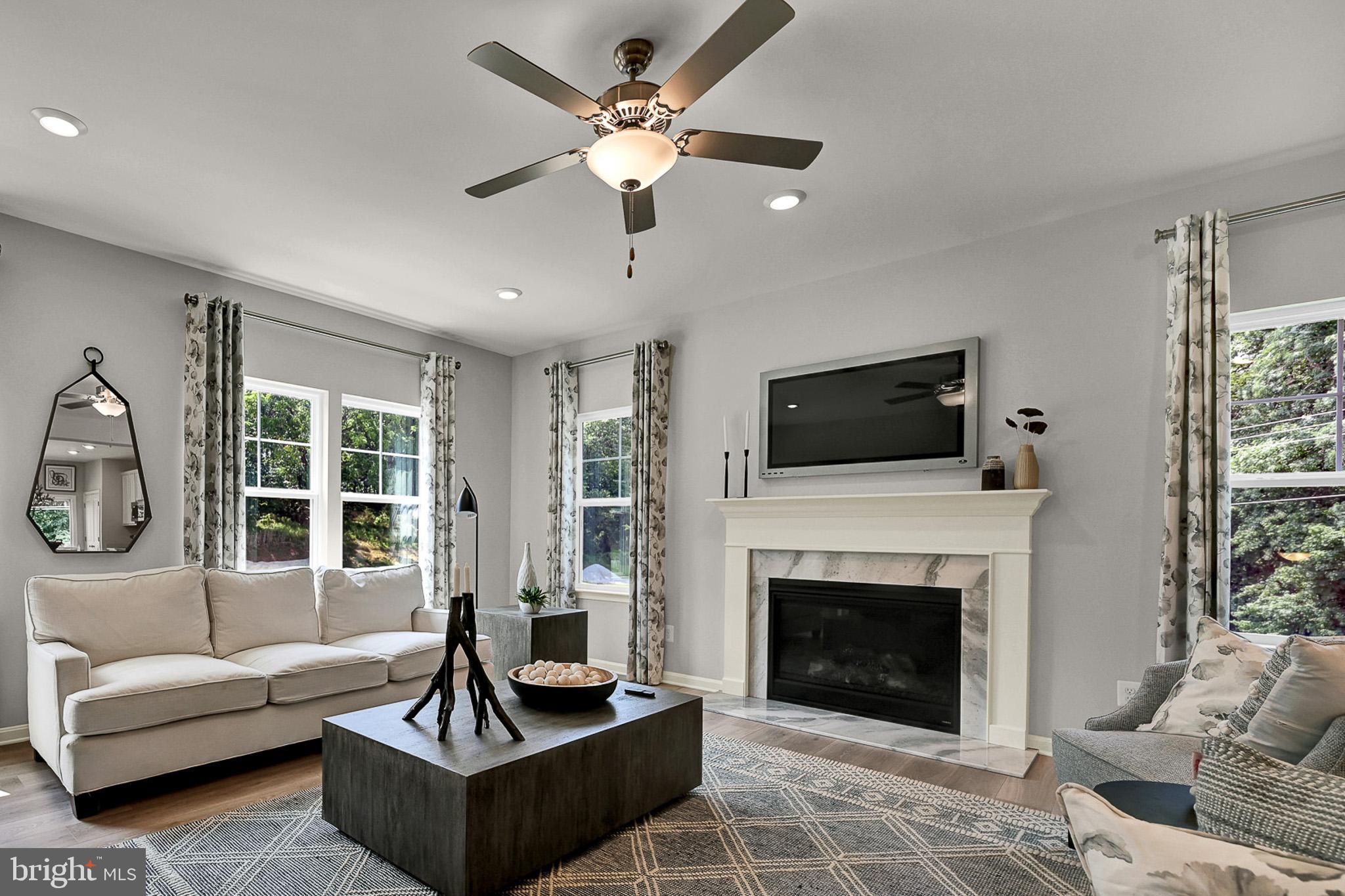 CAPTAIN'S COVE - Residential