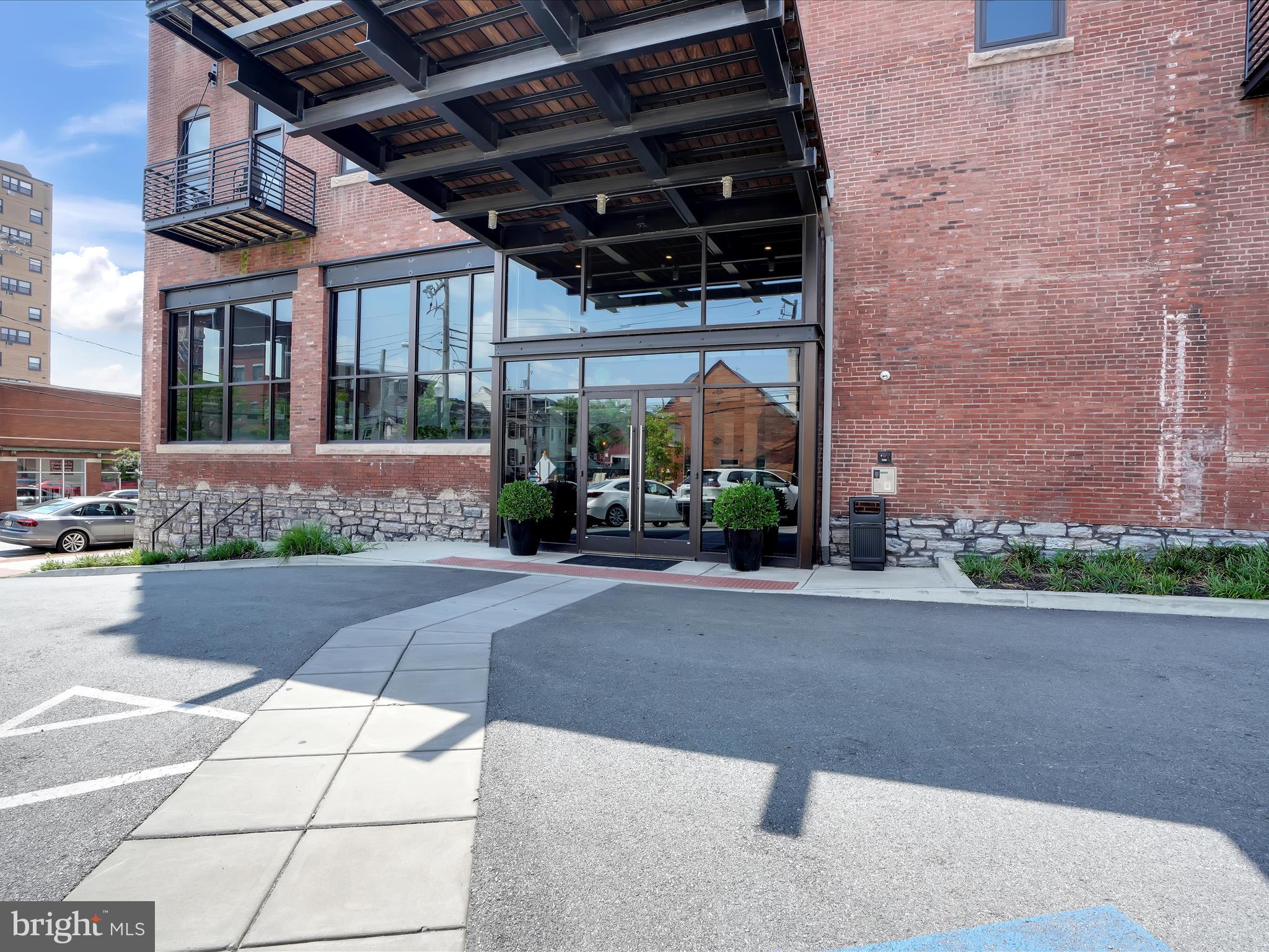 41 W LEMON STREET 202