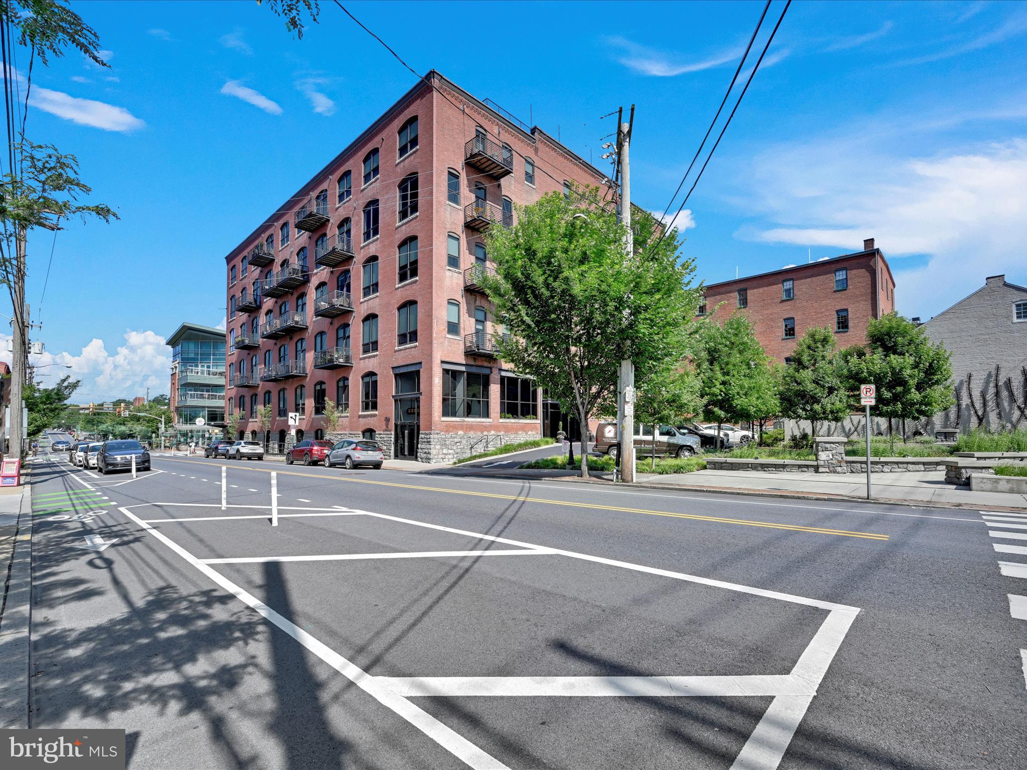 41 W LEMON STREET 202