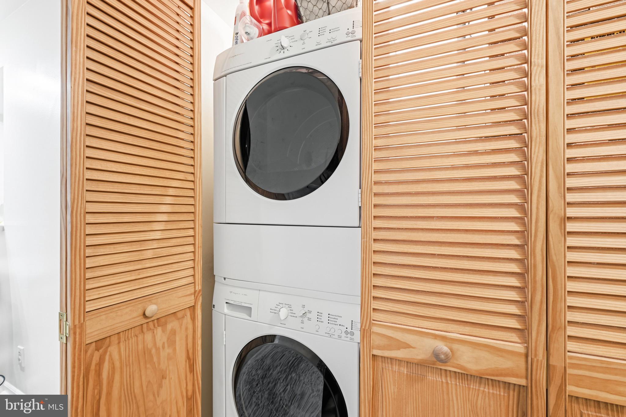 SAW MILL VALLEY - Residential