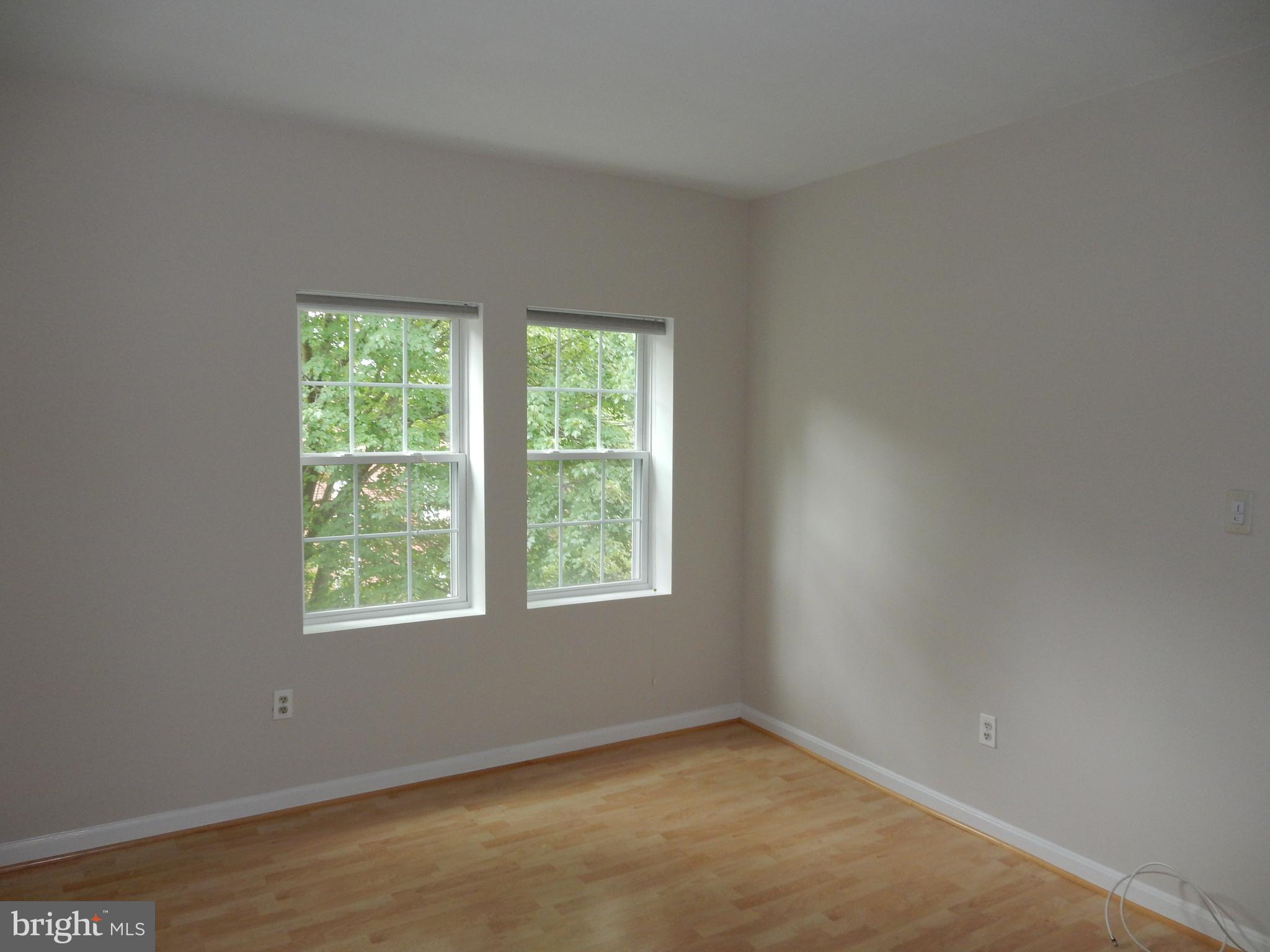 COLONIAL VILLAGE - Residential