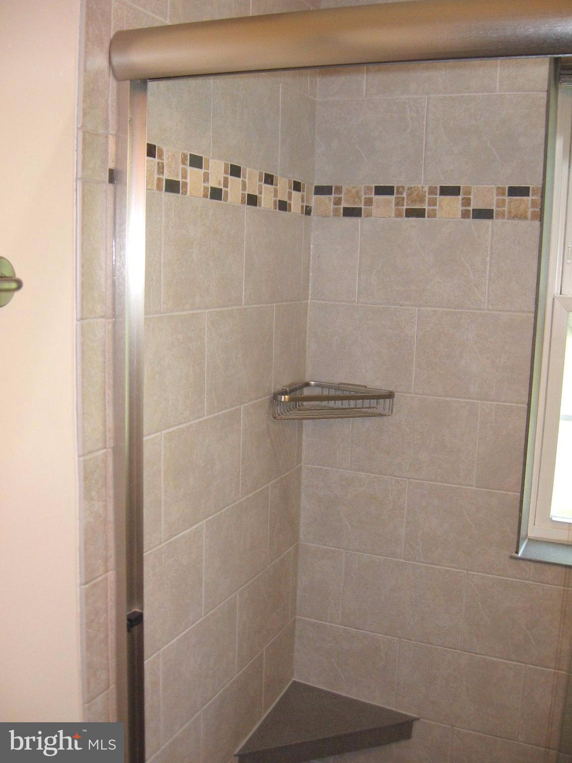 COLONIAL VILLAGE - Residential