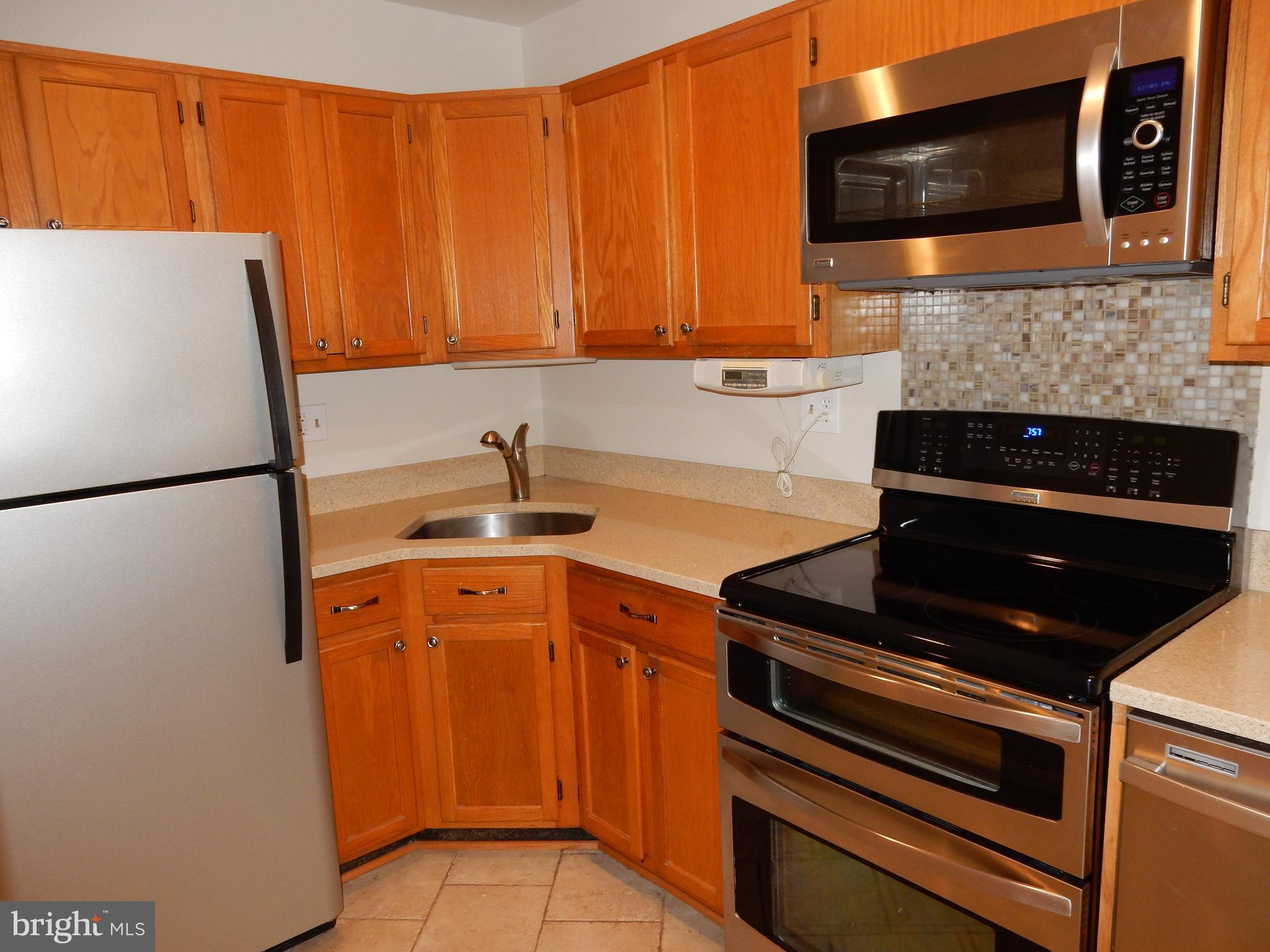 COLONIAL VILLAGE - Residential