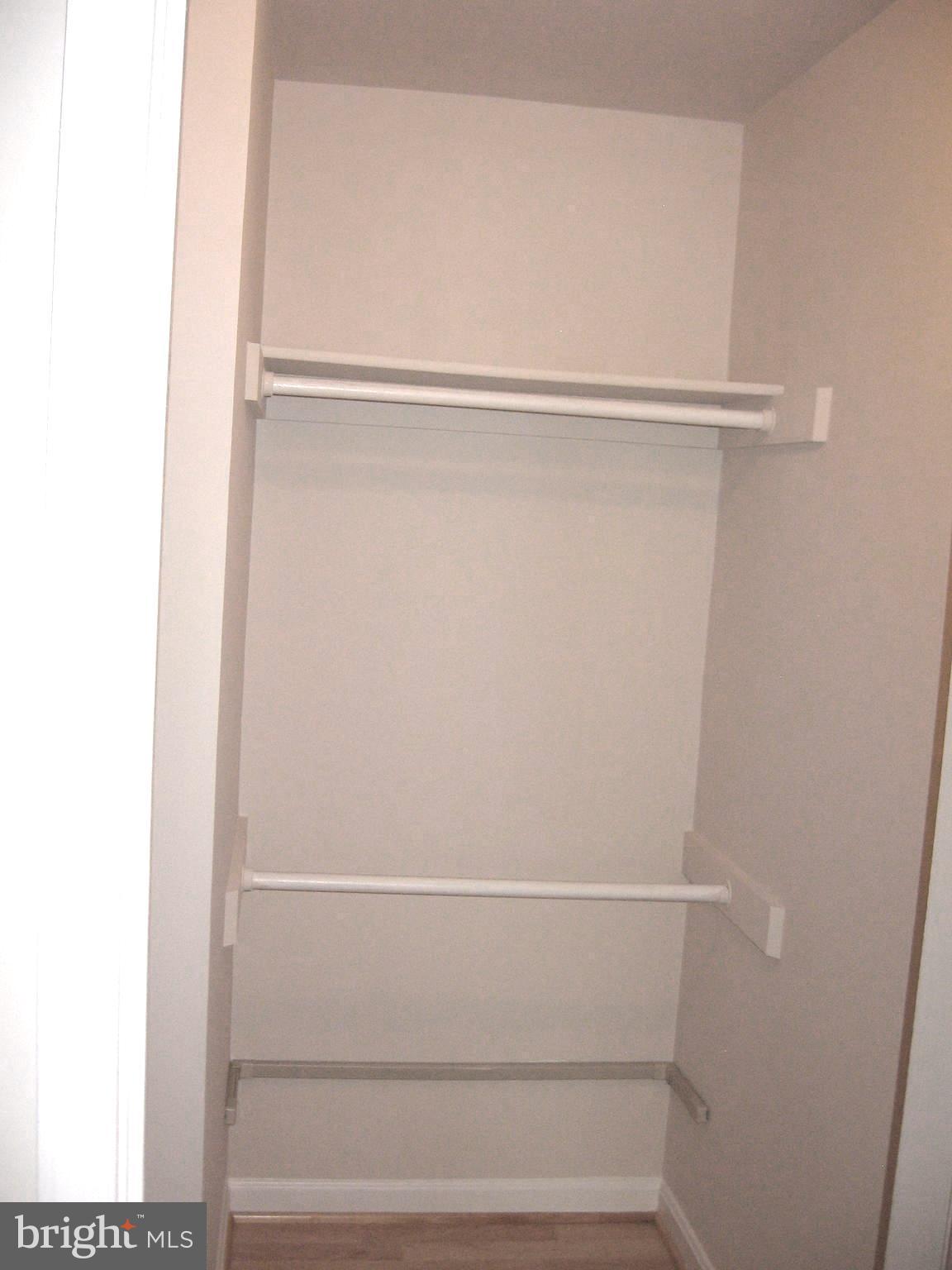 COLONIAL VILLAGE - Residential