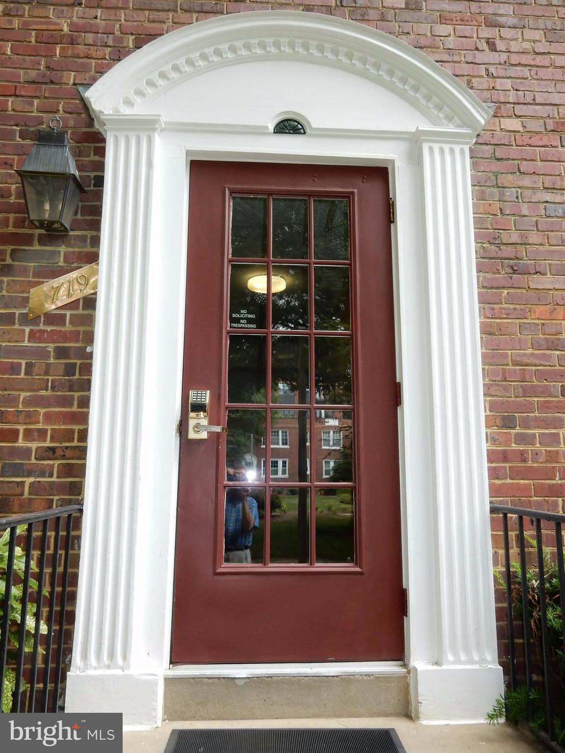 COLONIAL VILLAGE - Residential