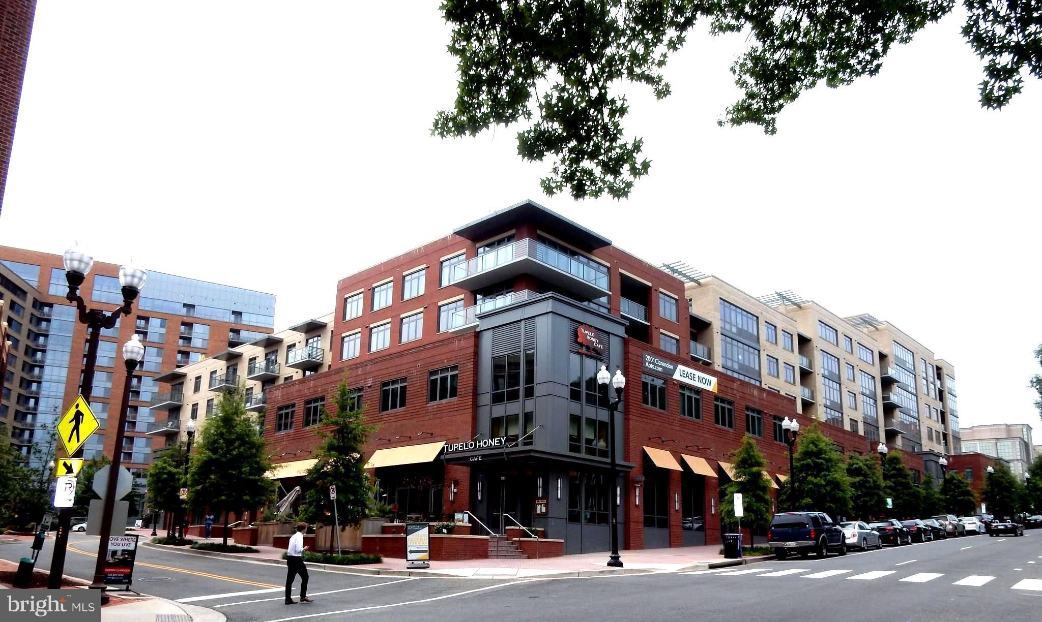 COLONIAL VILLAGE - Residential