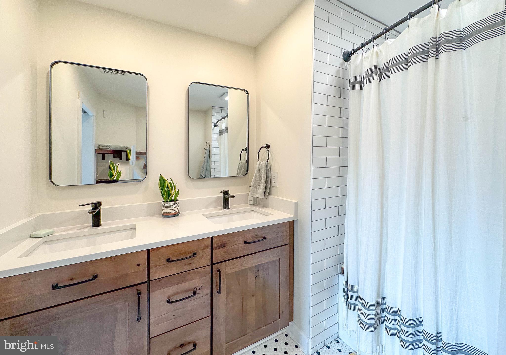 HARBOR POINT - Residential Lease