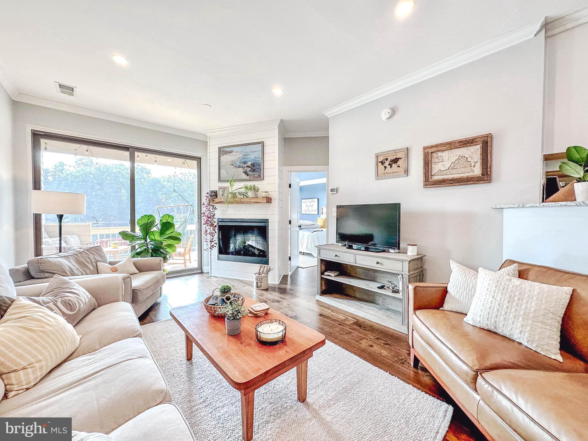 HARBOR POINT - Residential Lease