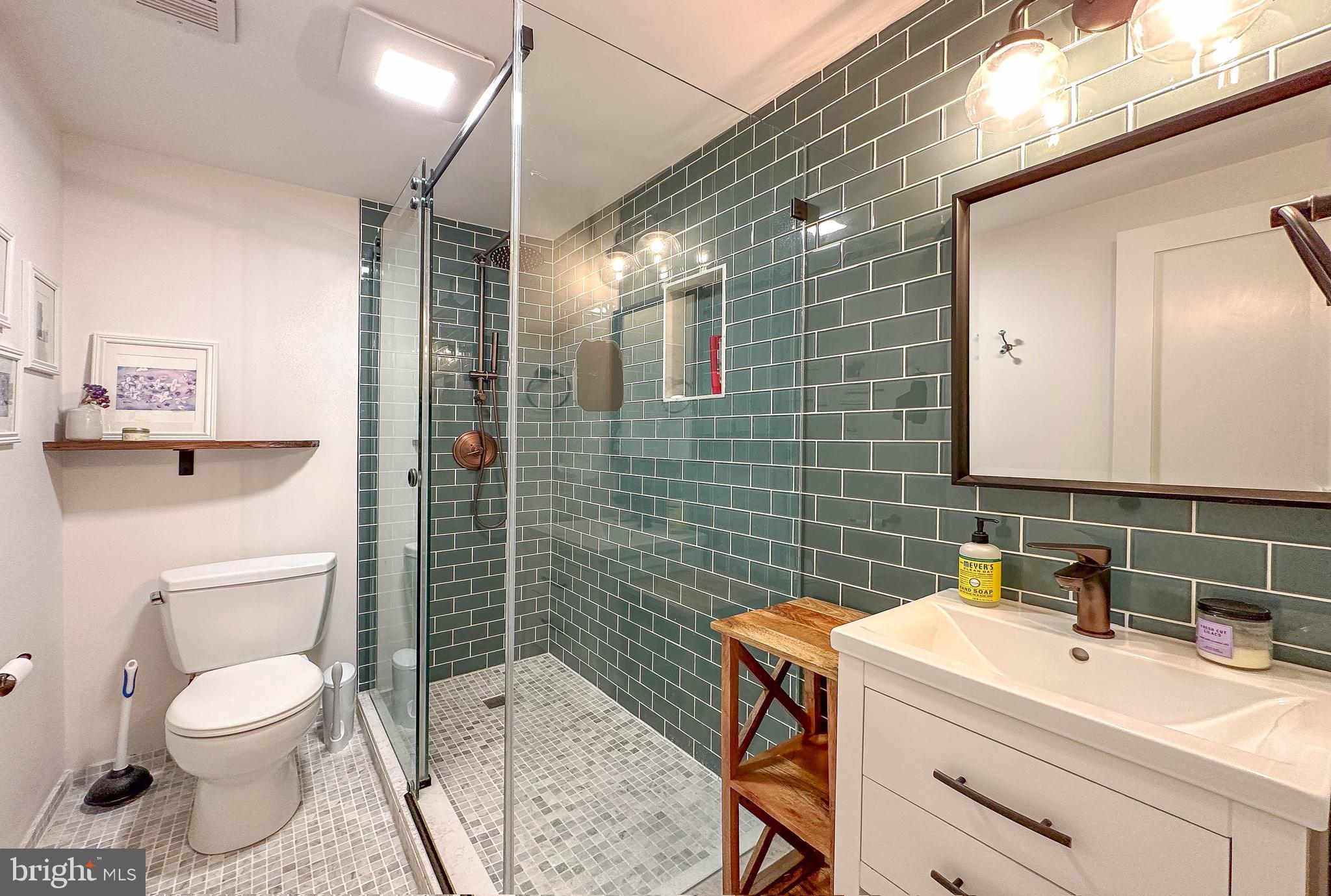 HARBOR POINT - Residential Lease