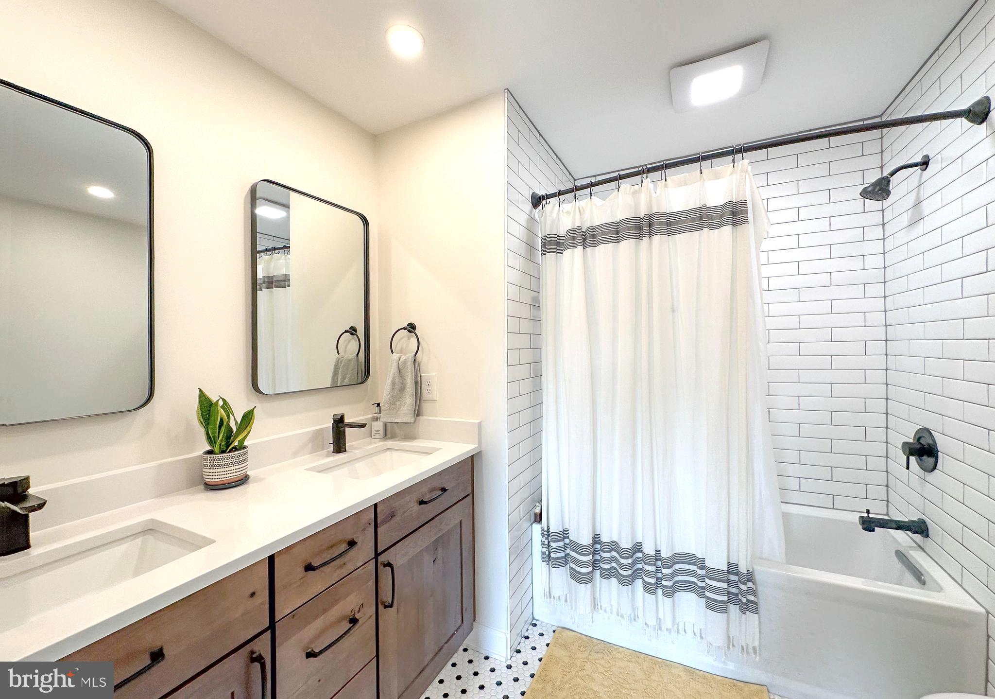 HARBOR POINT - Residential Lease