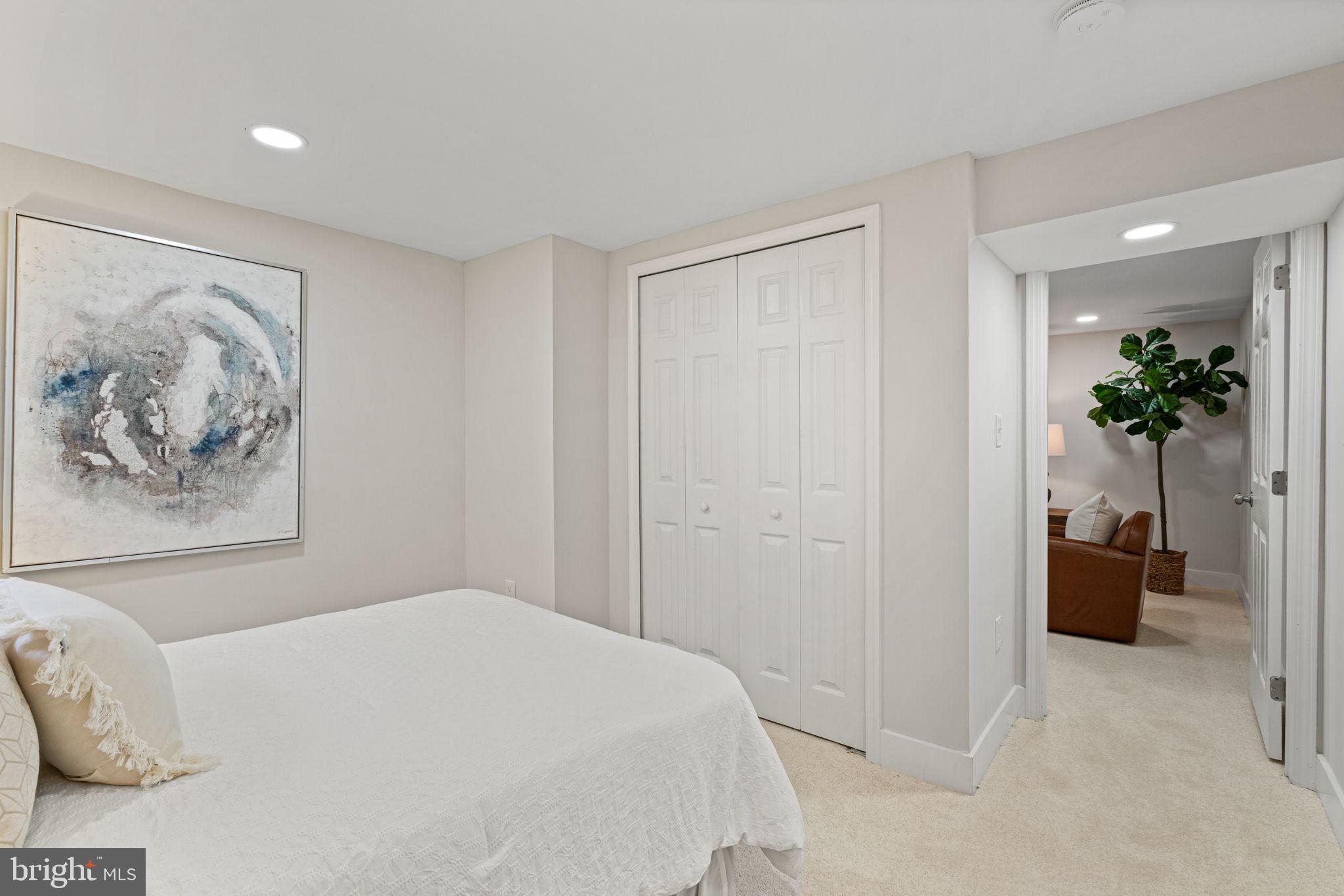 MEMORIAL HEIGHTS - Residential Lease