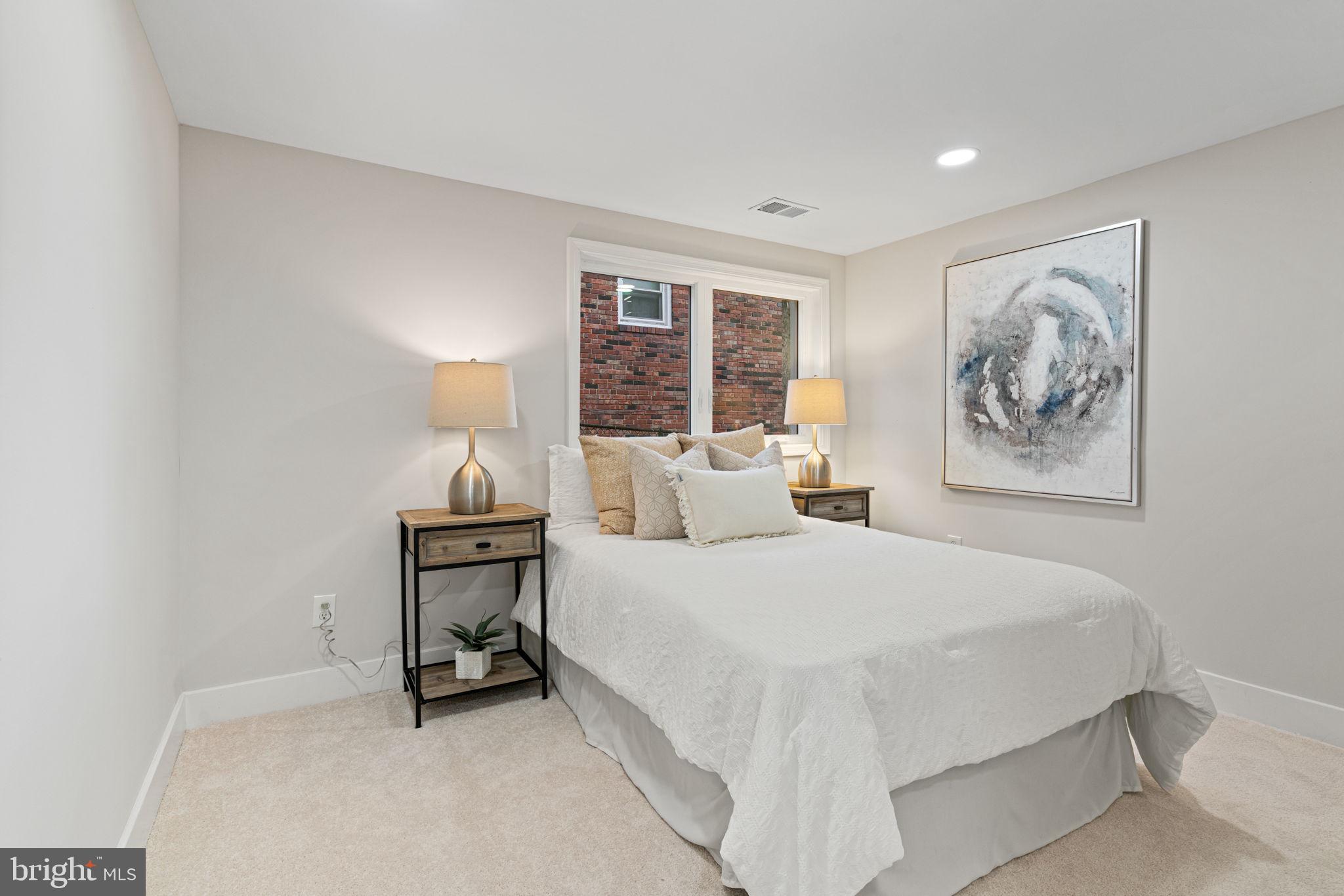 MEMORIAL HEIGHTS - Residential Lease