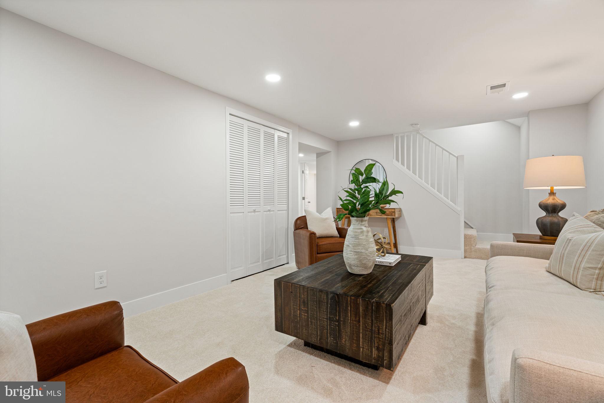 MEMORIAL HEIGHTS - Residential Lease