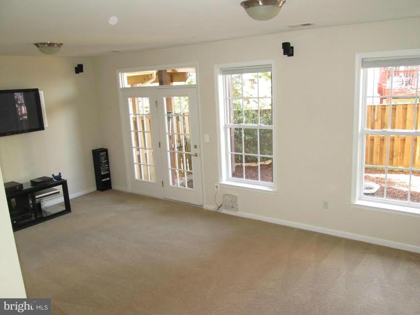 POTOMAC STATION - Residential