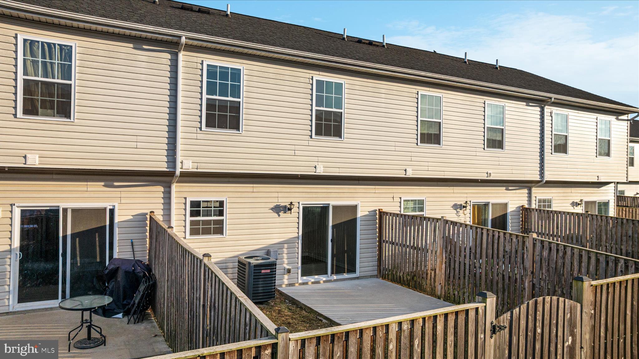 THE TOWNES OF RIDGEWAY - Residential