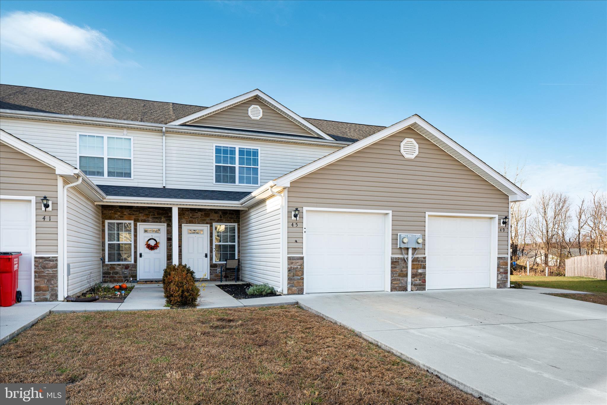 THE TOWNES OF RIDGEWAY - Residential