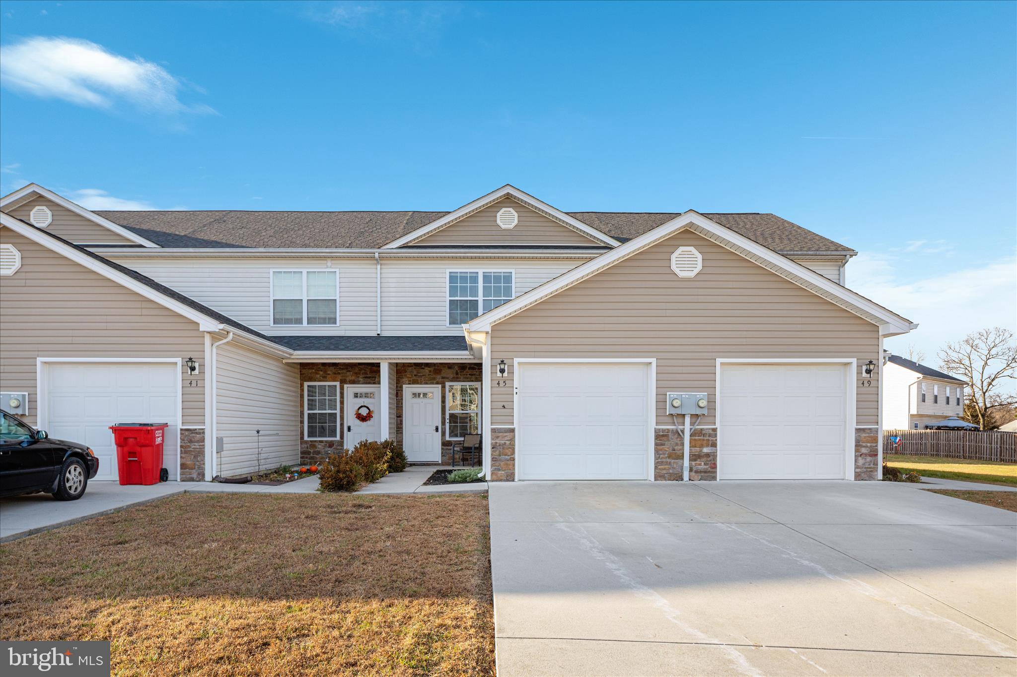 THE TOWNES OF RIDGEWAY - Residential