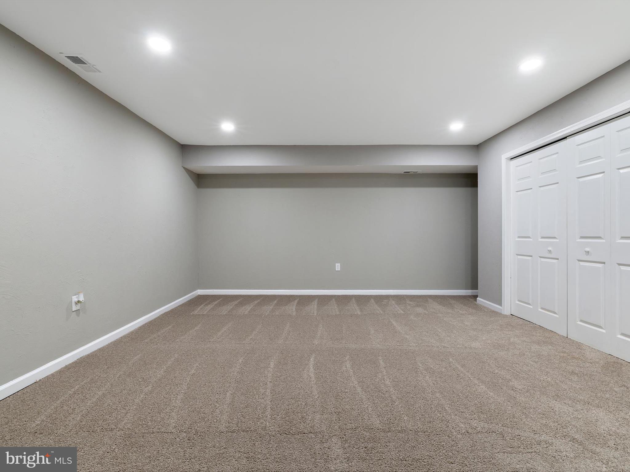 PLYMOUTH GARDENS - Residential