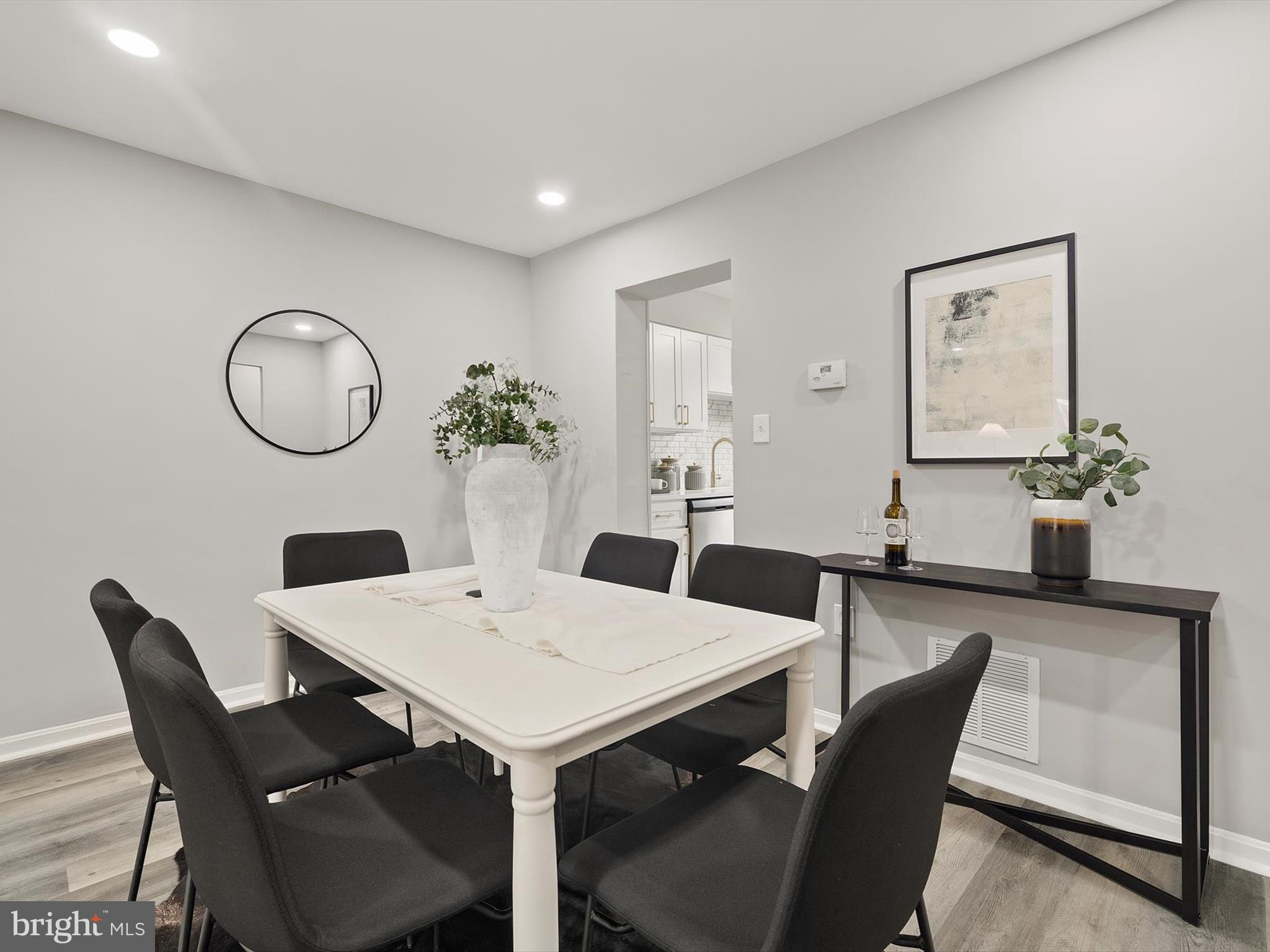 PLYMOUTH GARDENS - Residential