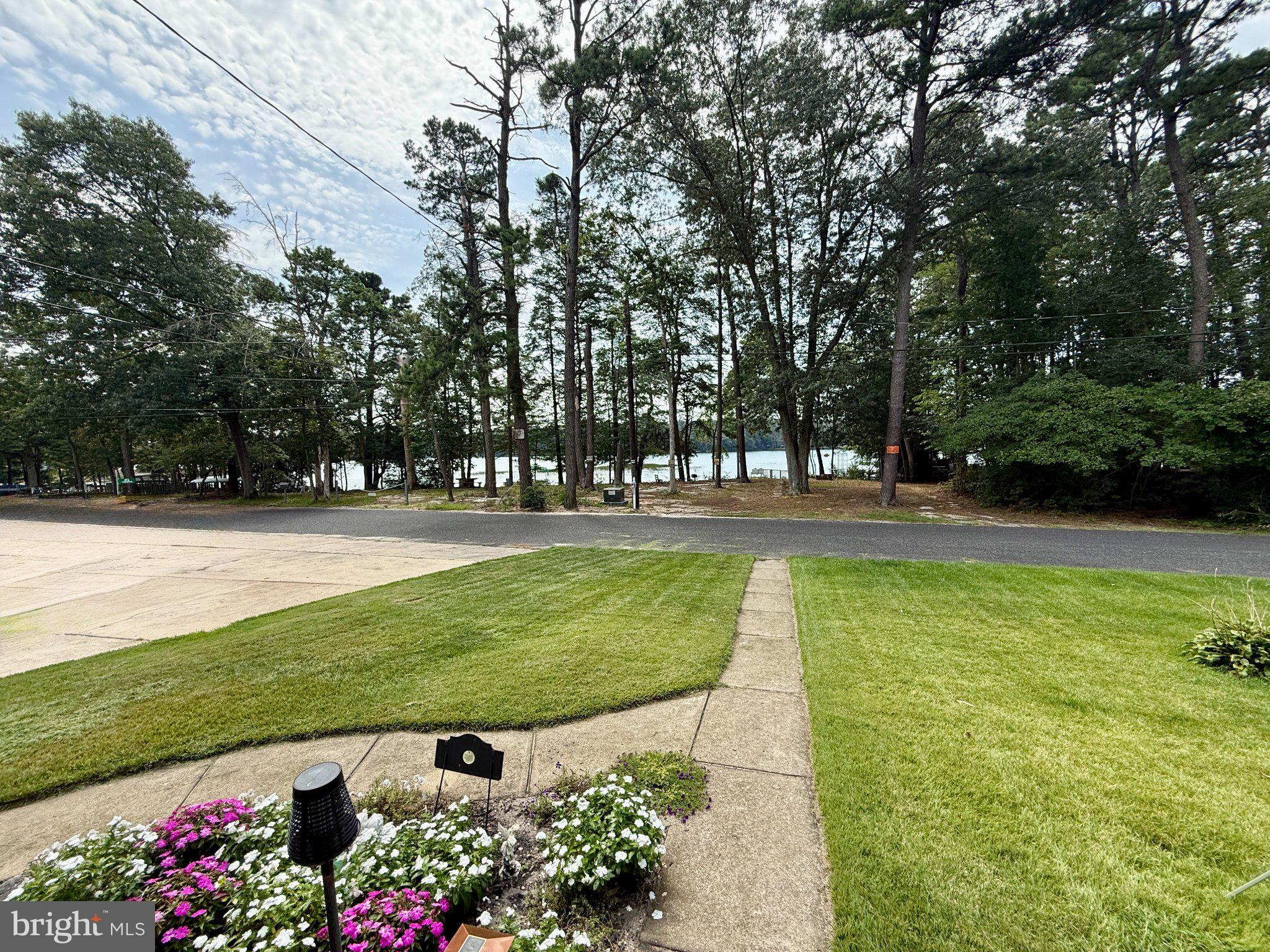 312 SW LAKESHORE DRIVE