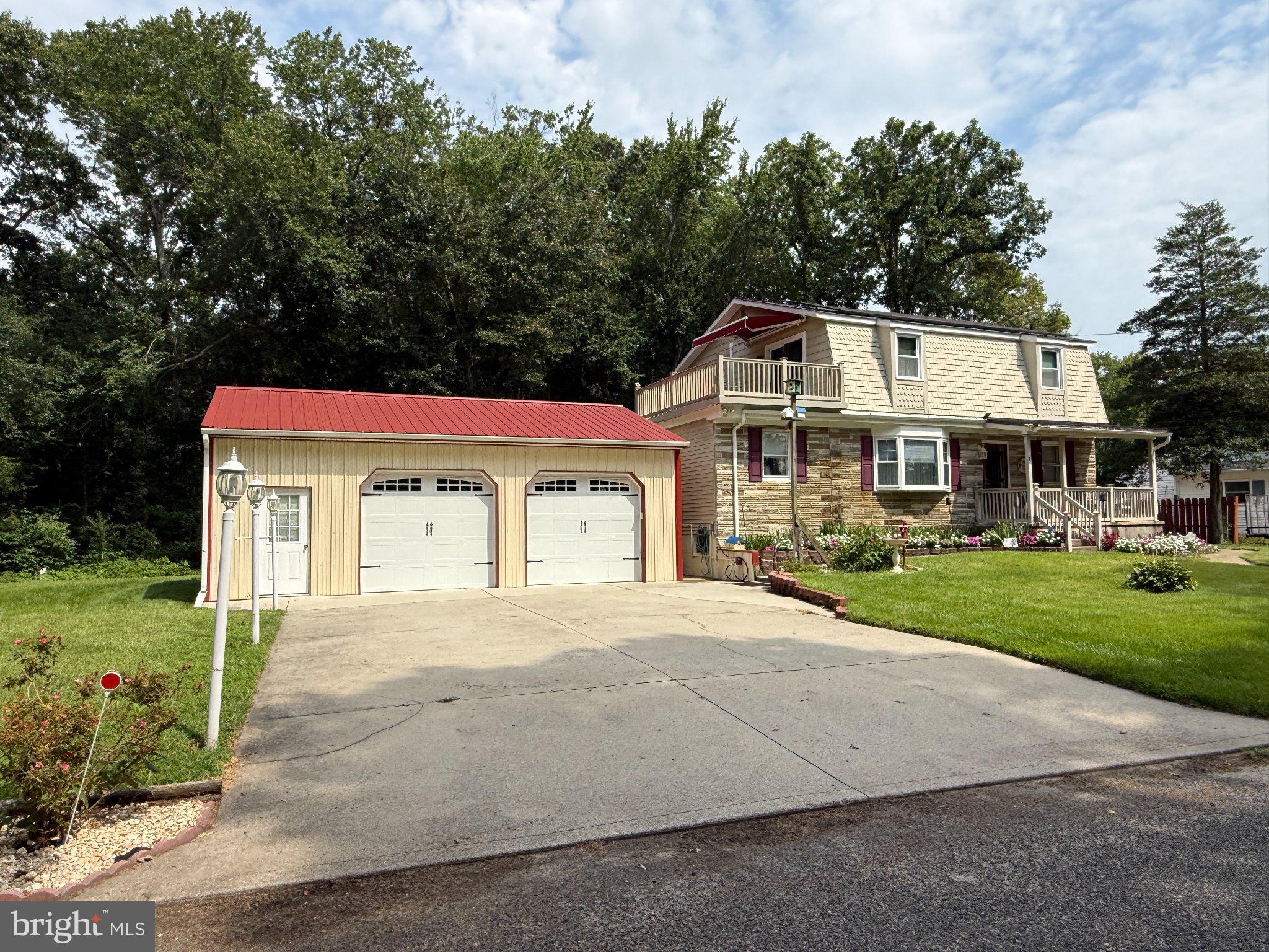 312 SW LAKESHORE DRIVE