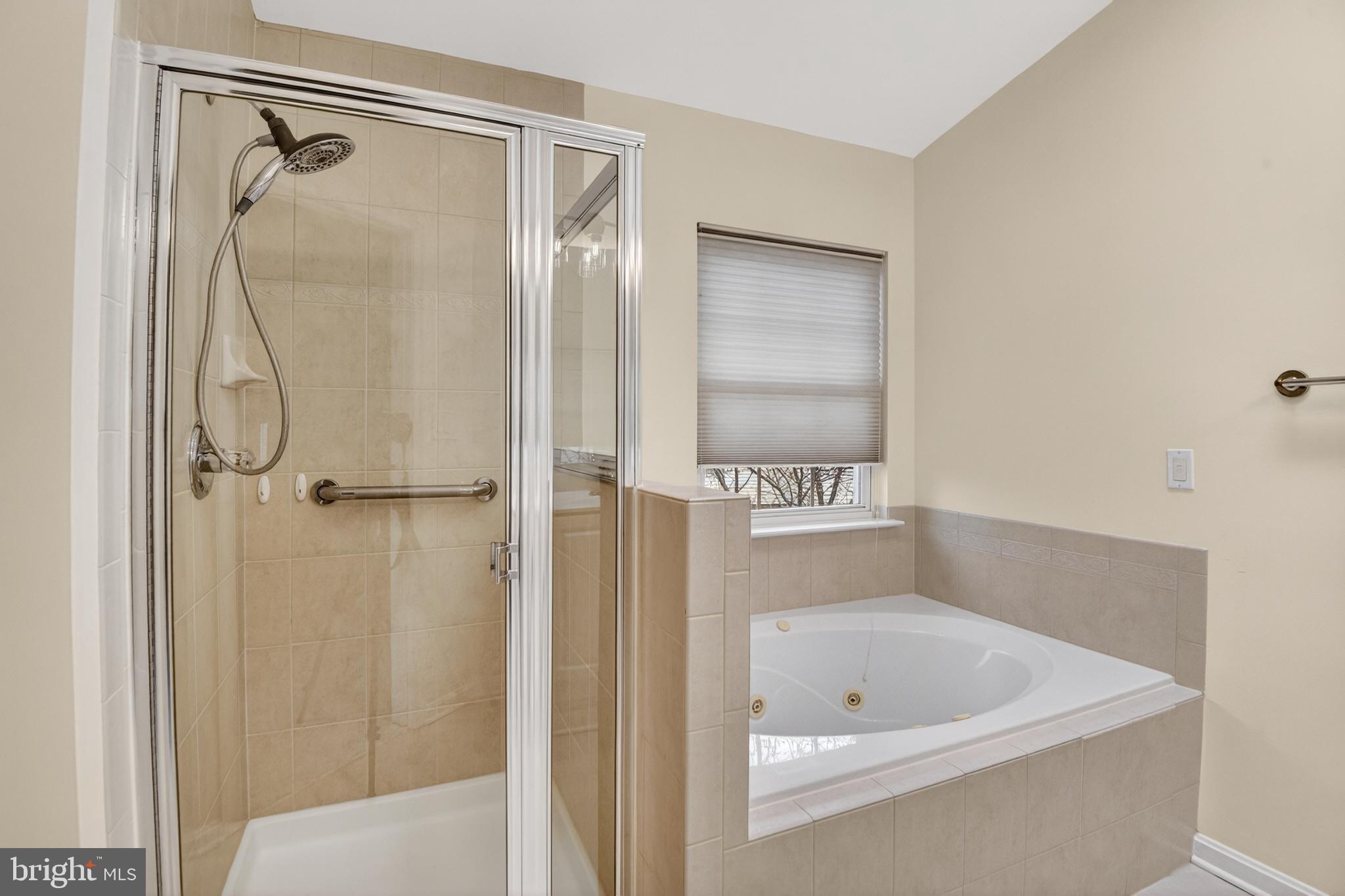 RIVER OAKS - Residential