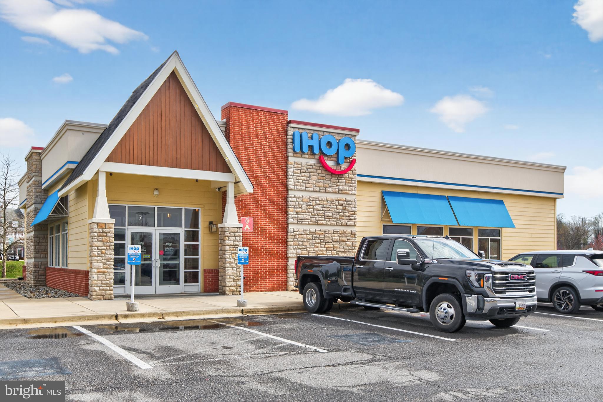 RIVER OAKS - Residential