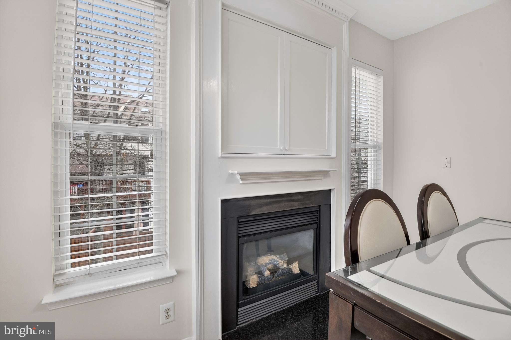 RIVER OAKS - Residential