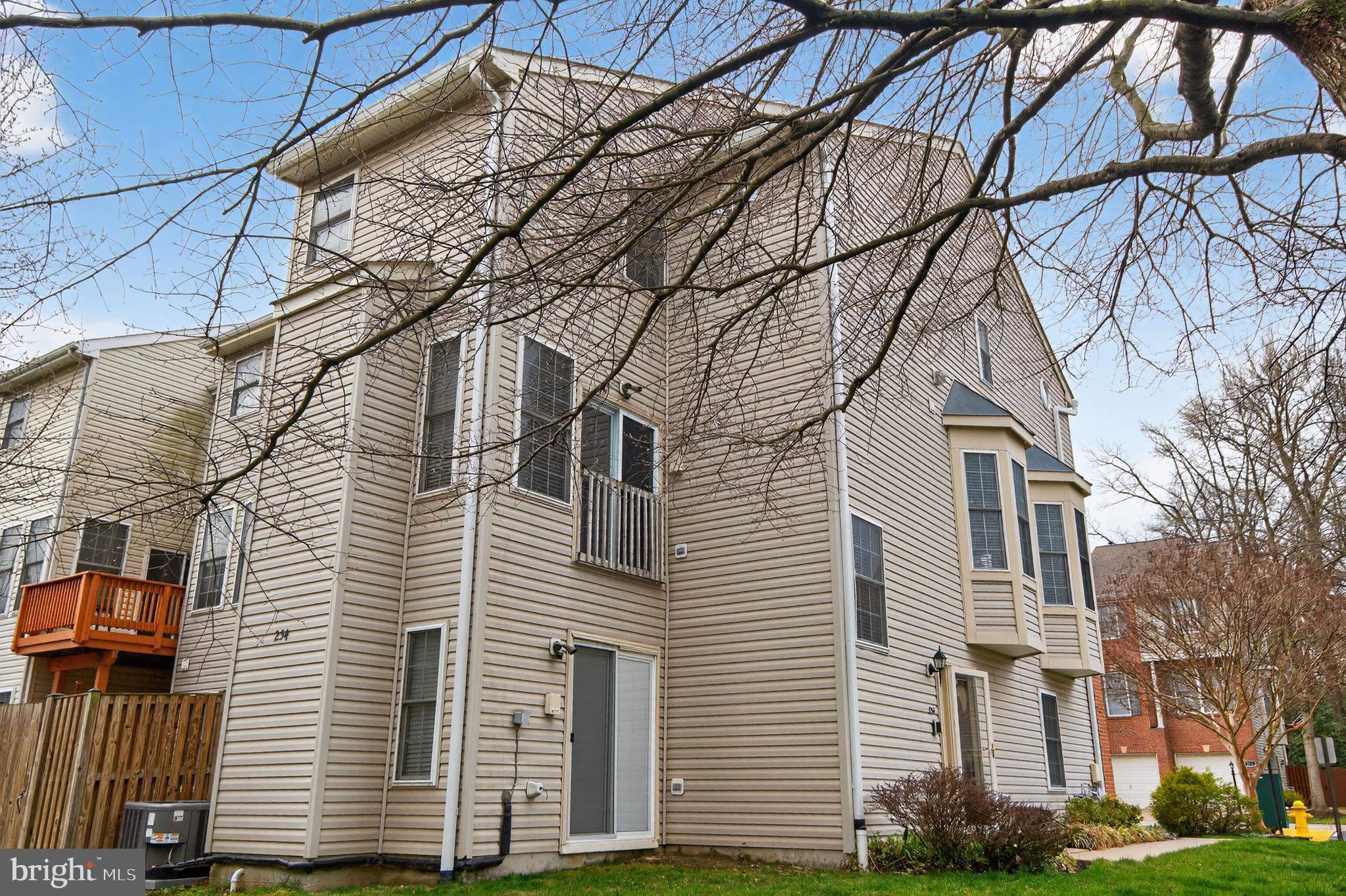 RIVER OAKS - Residential