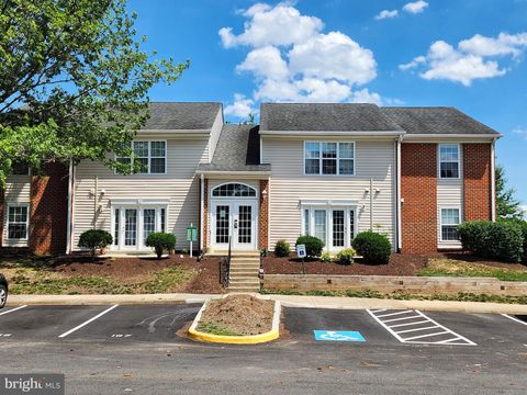 Photo of 15641 Horseshoe Lane, WOODBRIDGE, VA 22191 (MLS # VAPW2123378)