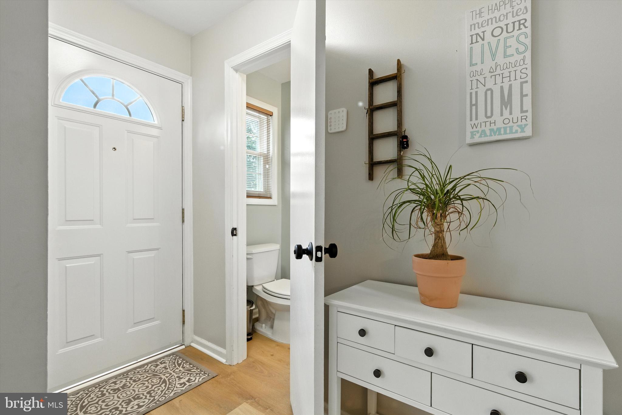 CROFTON MEWS CONDO - Residential