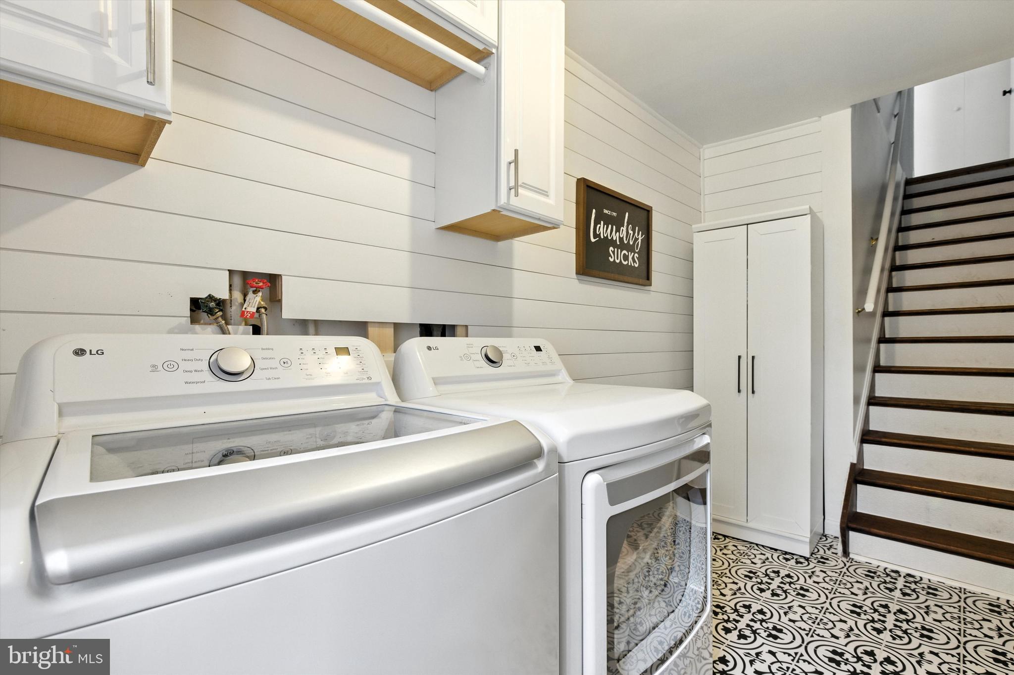 CROFTON MEWS CONDO - Residential