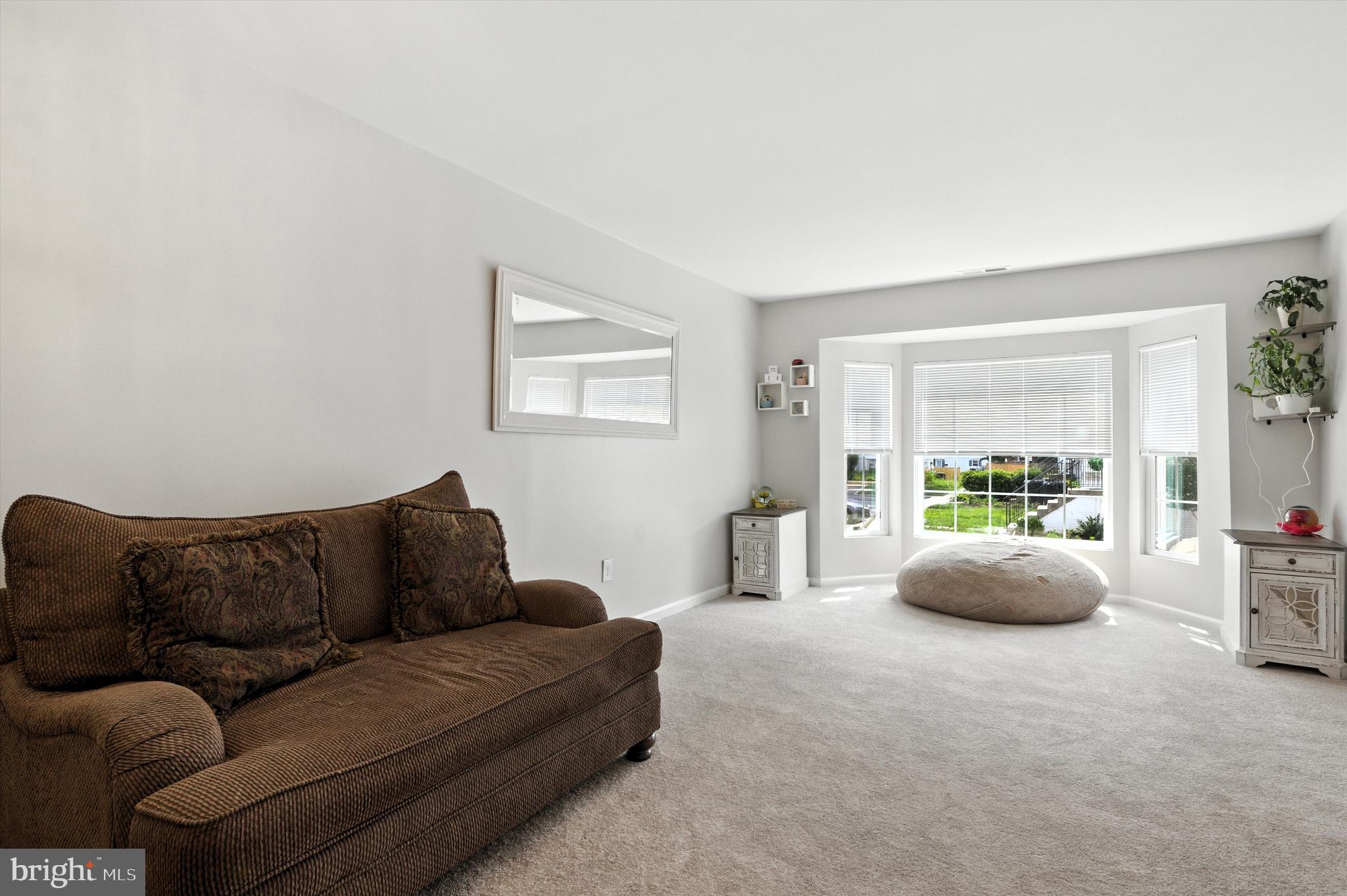 CROFTON MEWS CONDO - Residential