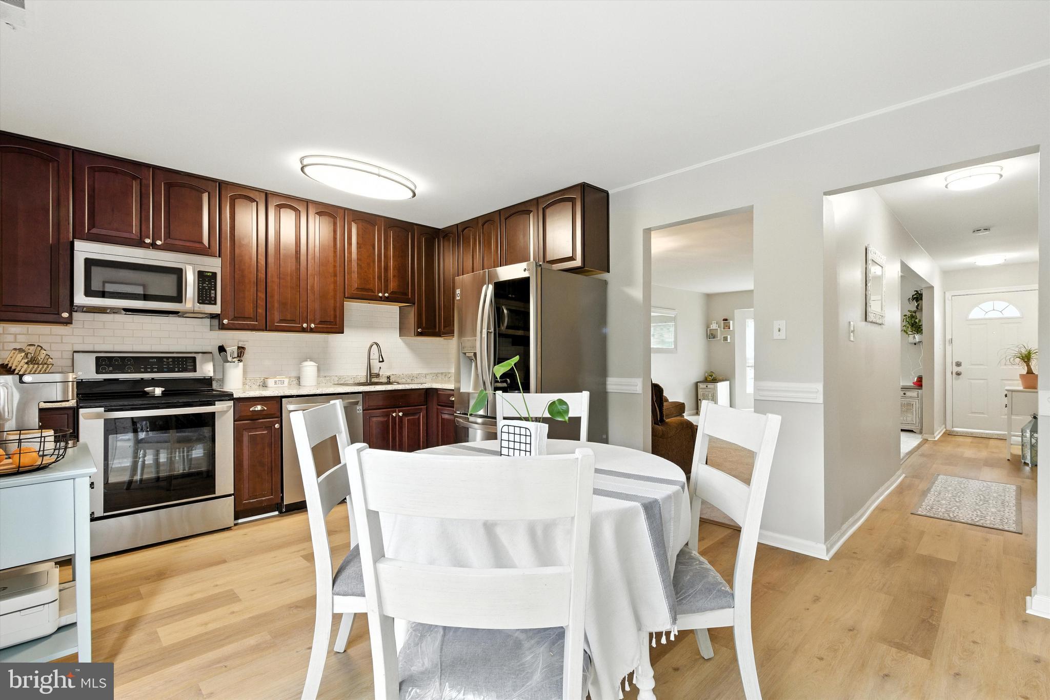 CROFTON MEWS CONDO - Residential