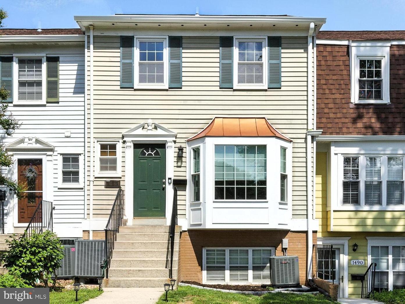 CROFTON MEWS CONDO - Residential