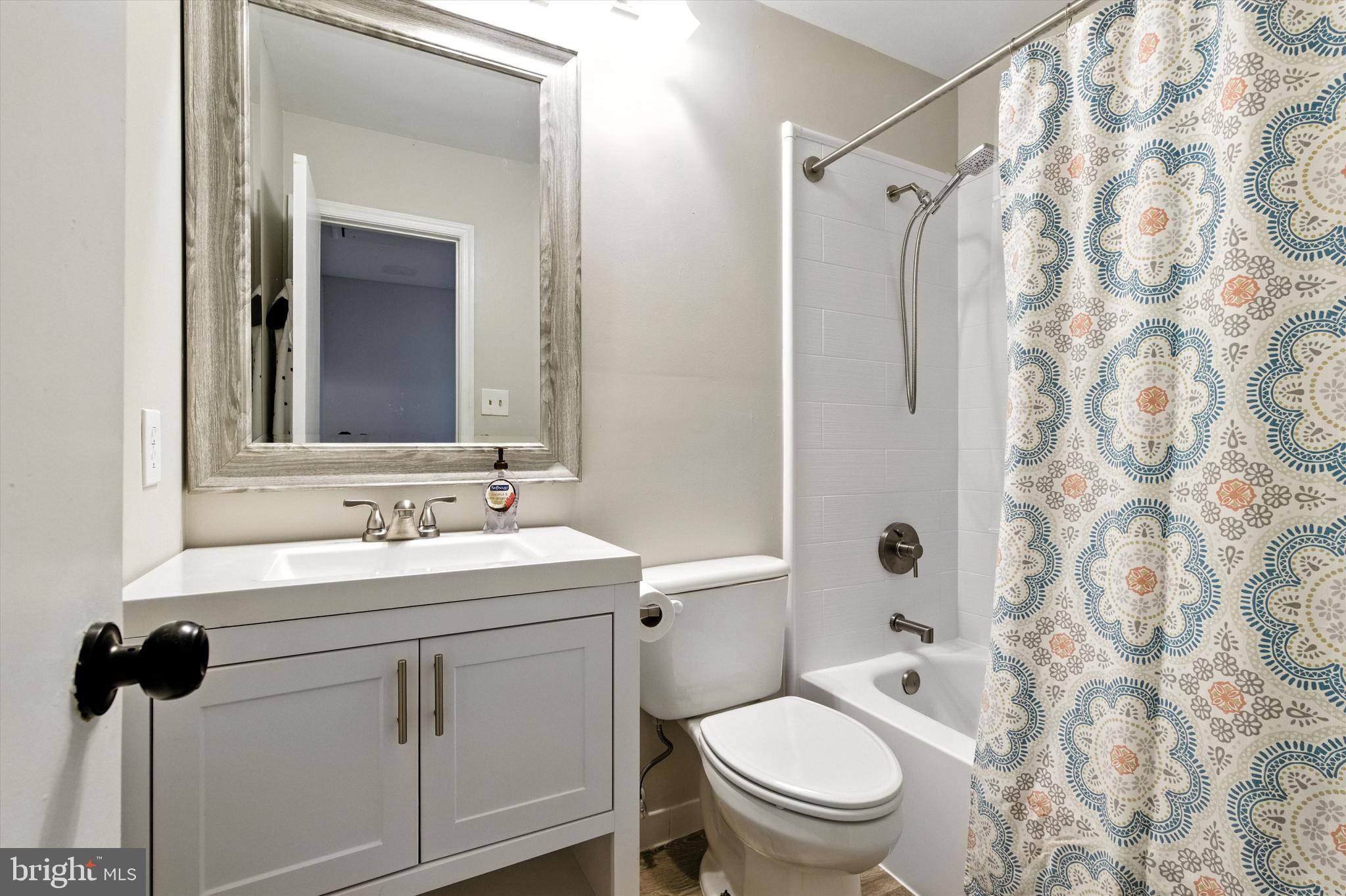 CROFTON MEWS CONDO - Residential