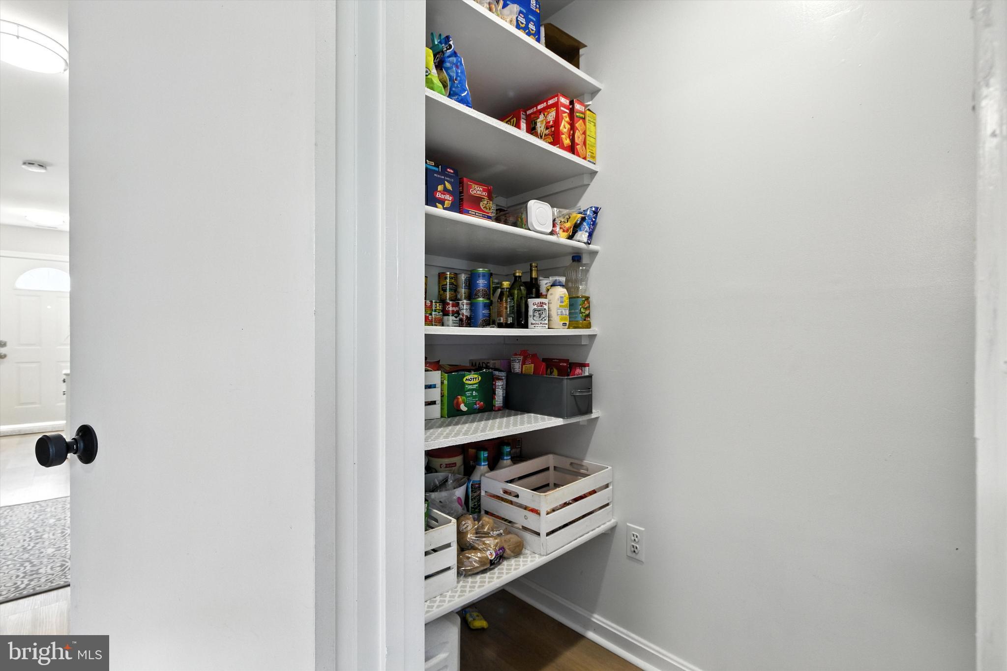 CROFTON MEWS CONDO - Residential