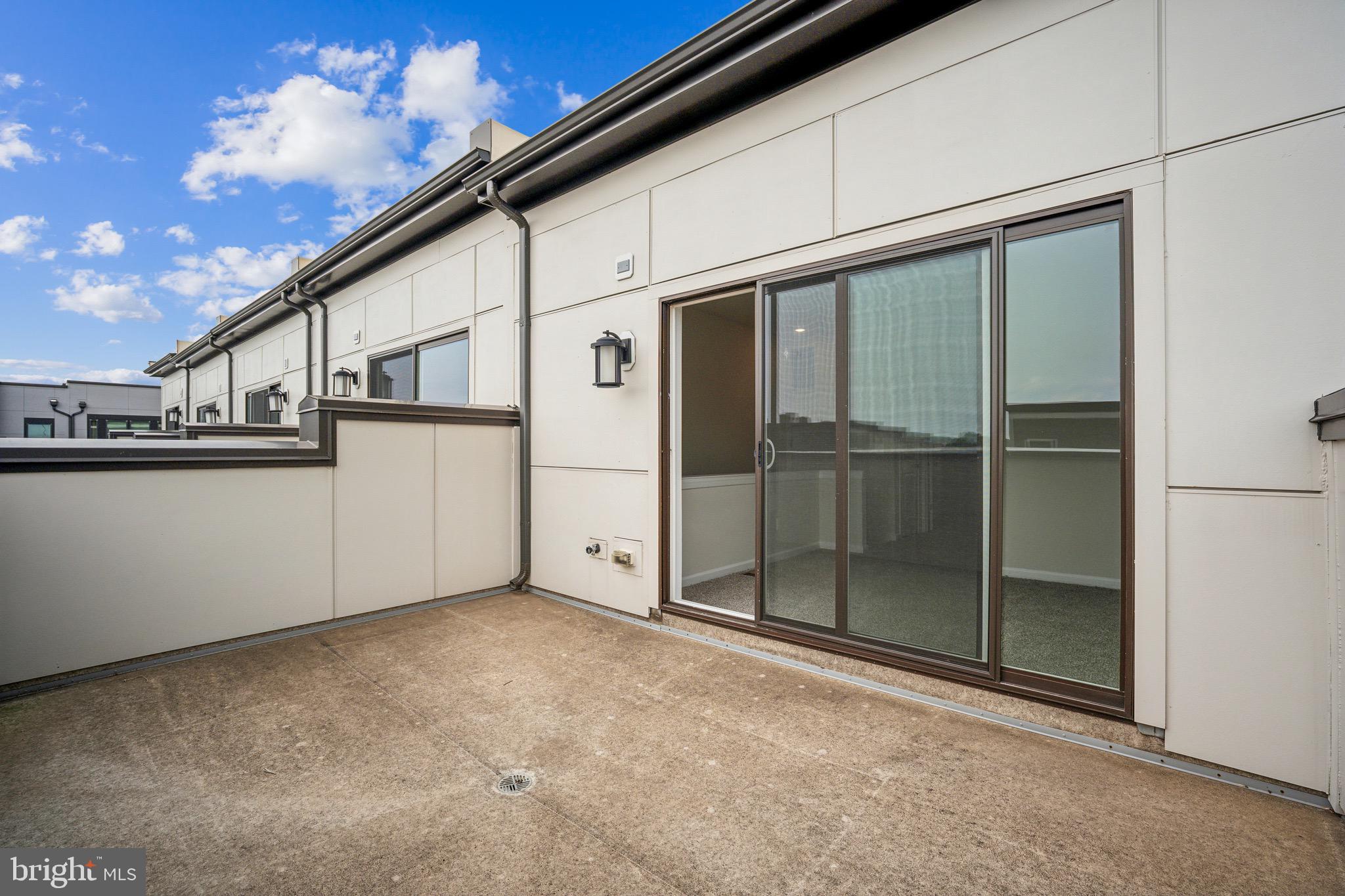 WESTSIDE AT SHADY GROVE METRO - Residential