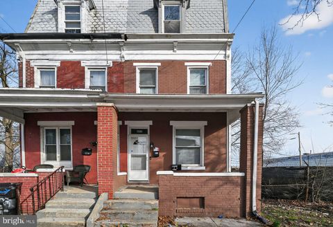 Townhouse For Rent - 652 Emerald Street<br/> HARRISBURG, PA 17110