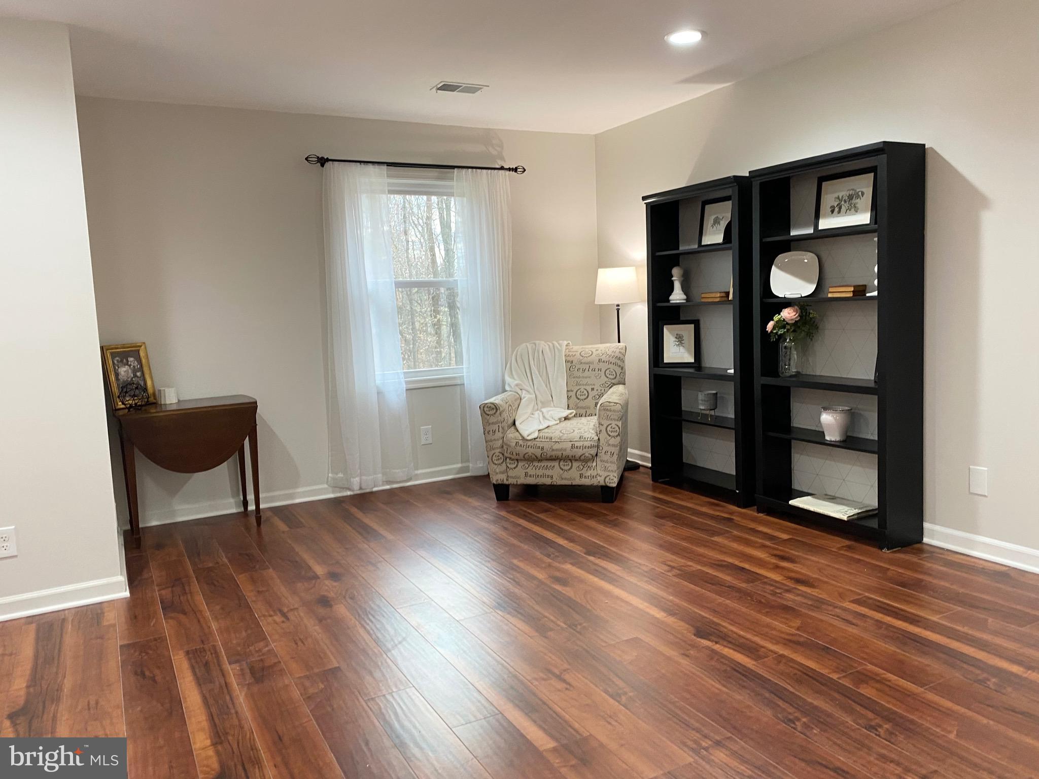 MARSHALL ESTATES - Residential