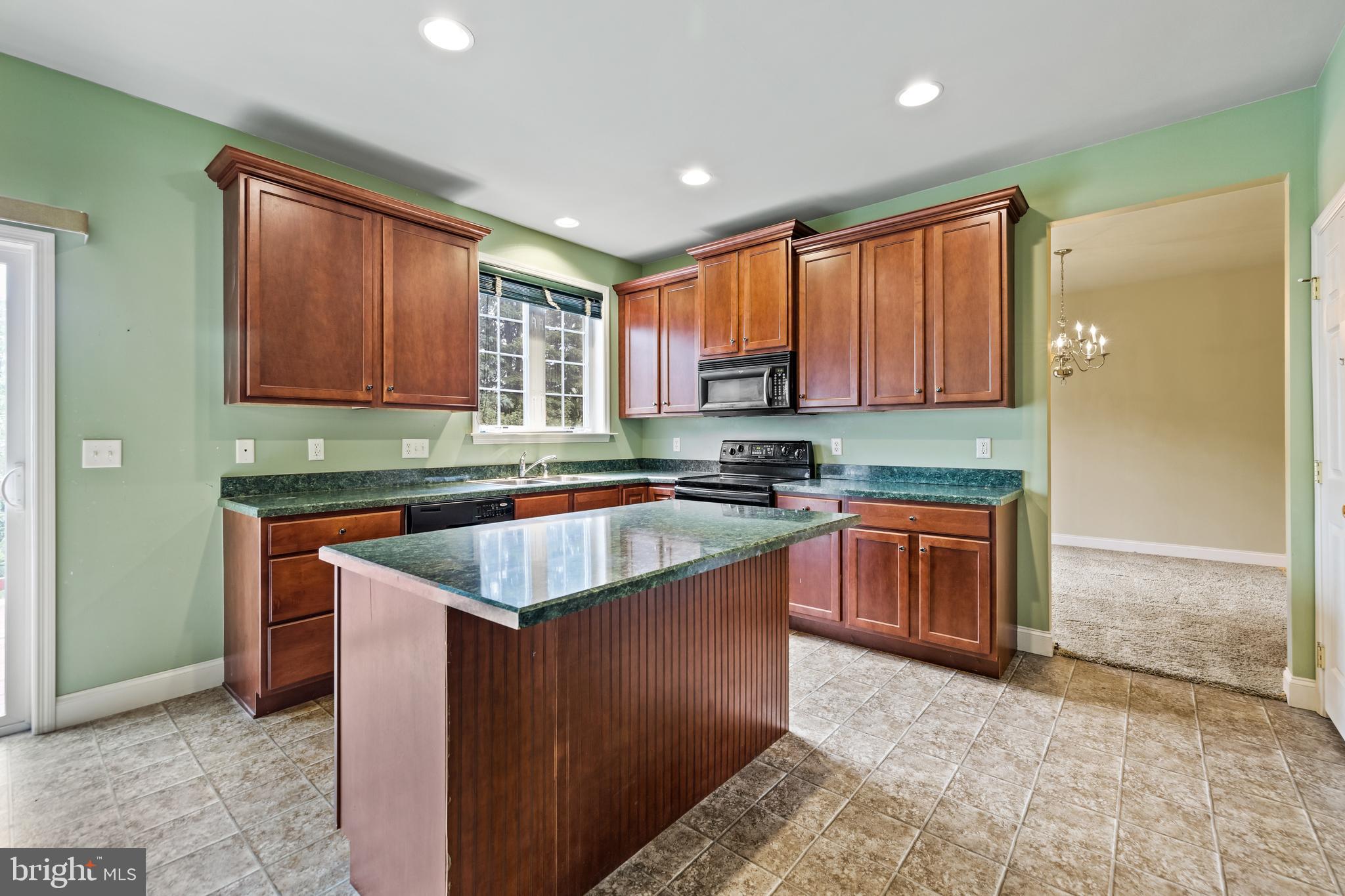 THE LAKES AT DONEGAL SPRINGS - Residential