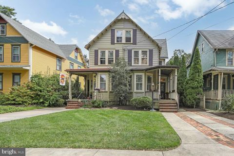 Townhouse For Sale - 107 Centre Street<br/> HADDONFIELD, NJ 08033