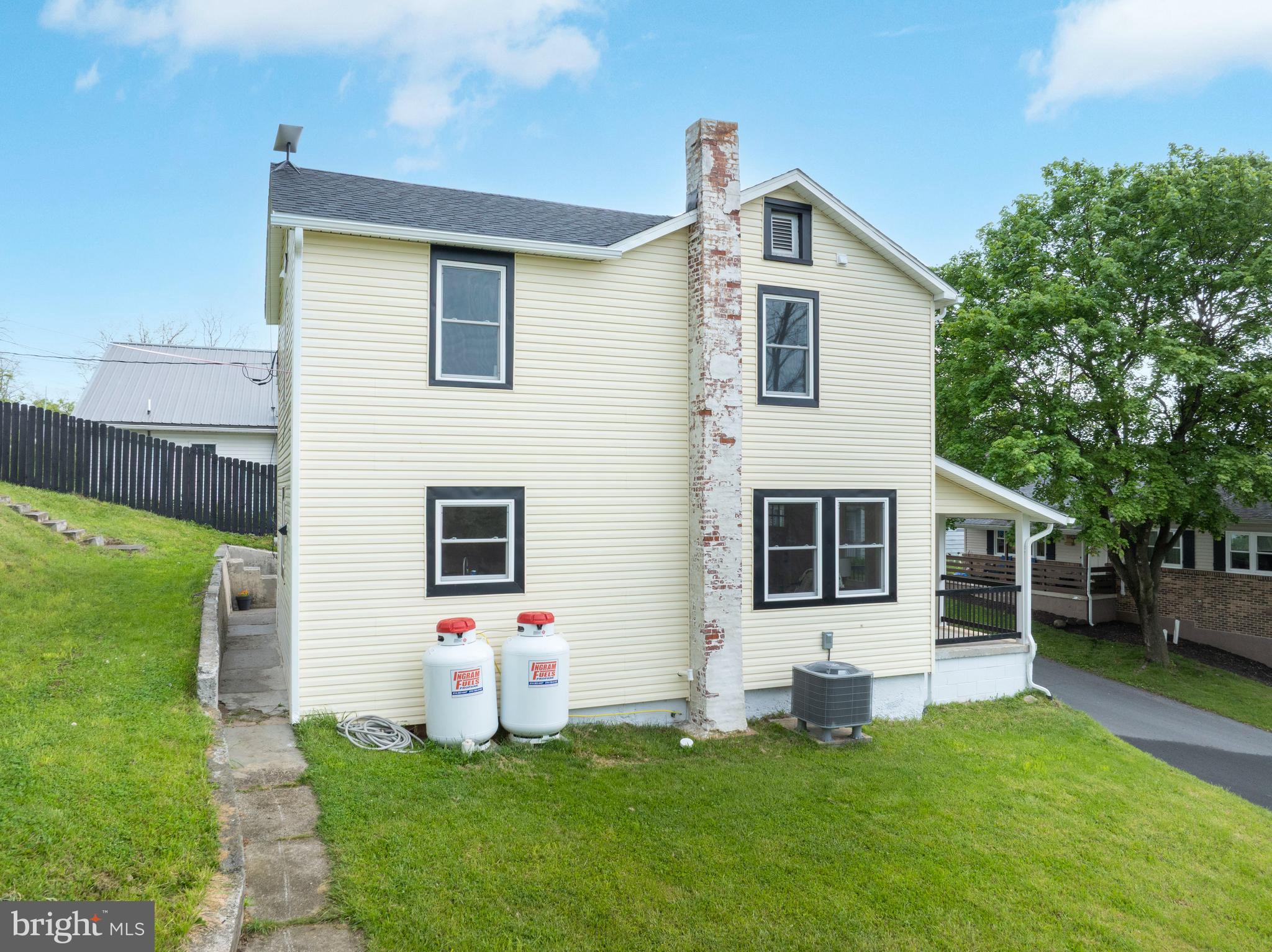 HALFMOON HILL - Residential