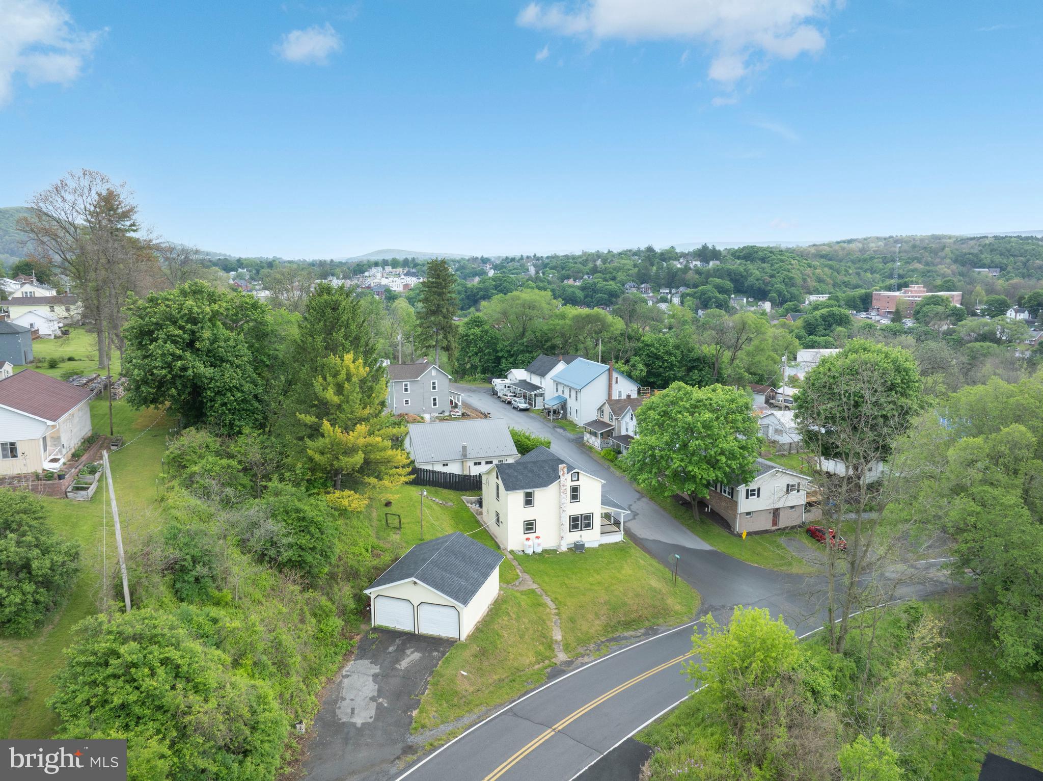 HALFMOON HILL - Residential