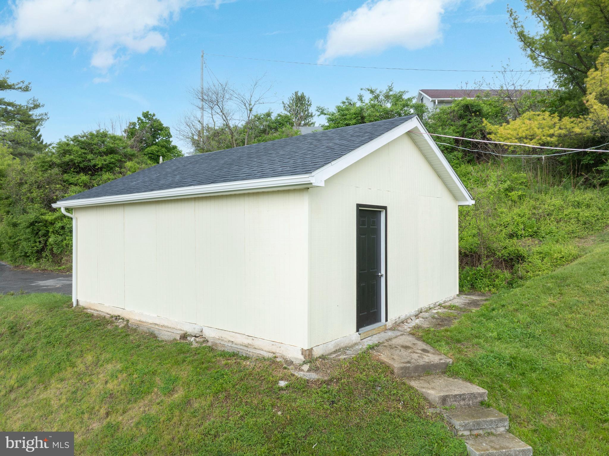 HALFMOON HILL - Residential