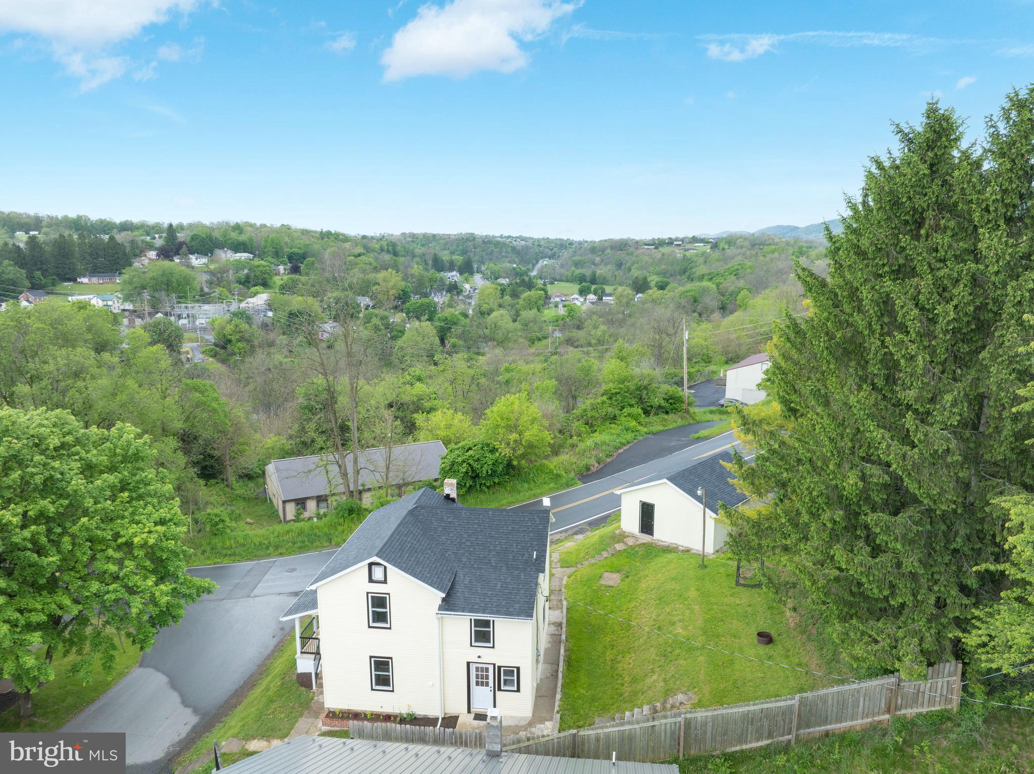 HALFMOON HILL - Residential