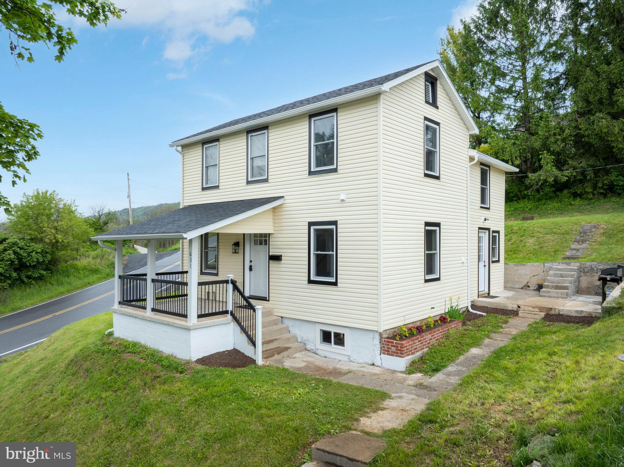 HALFMOON HILL - Residential